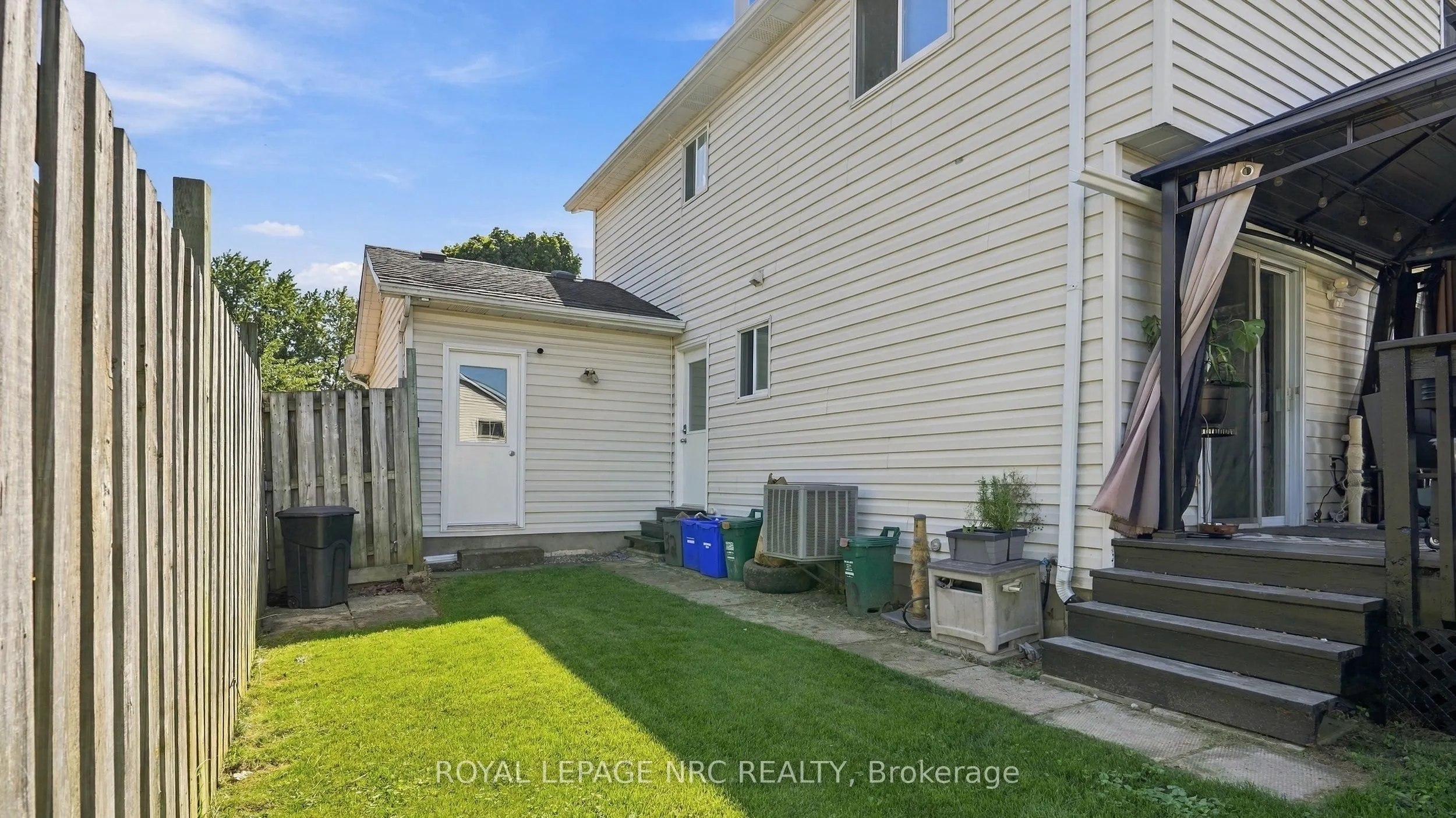 32 Poplar Crescent