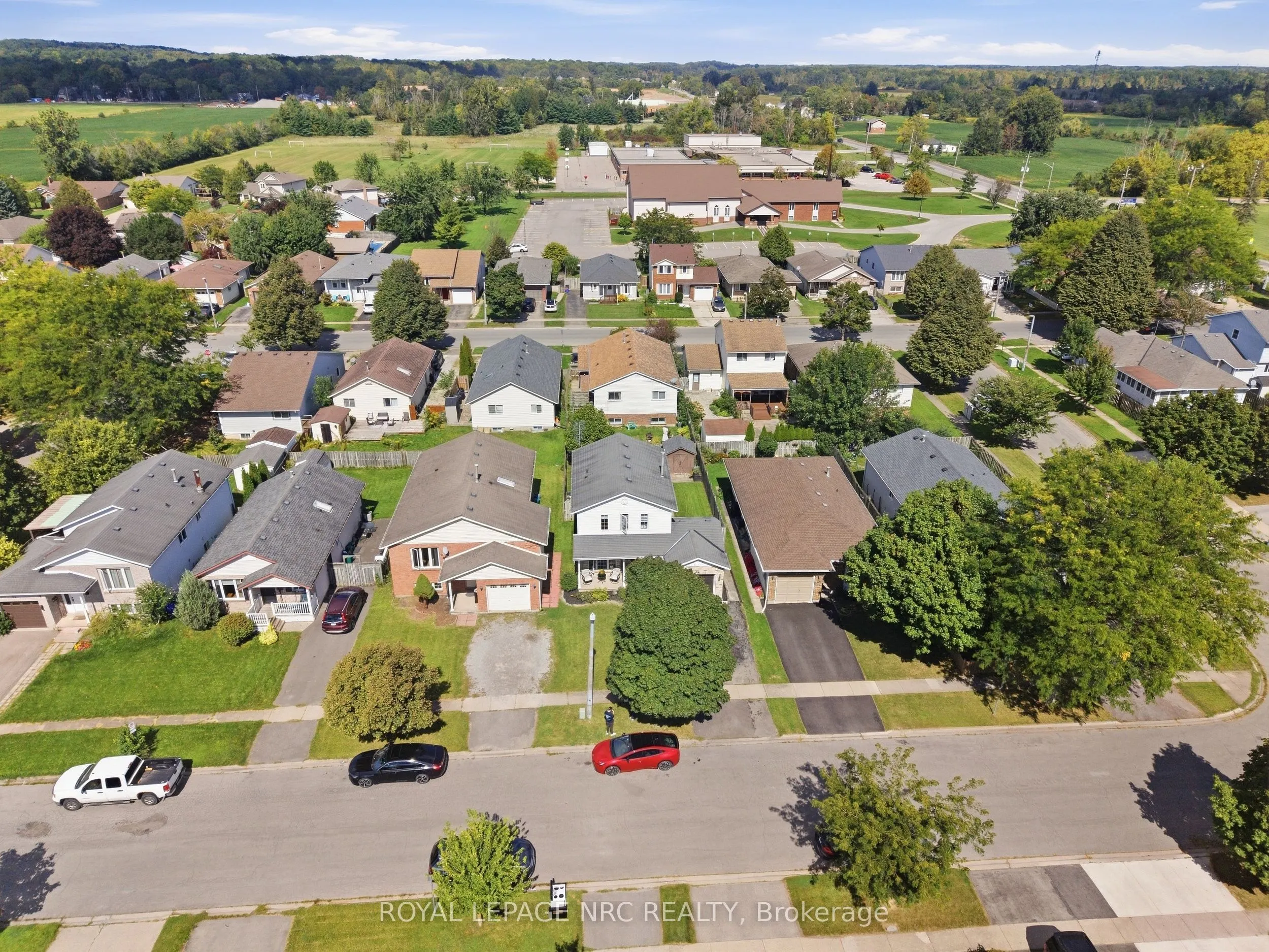 32 Poplar Crescent