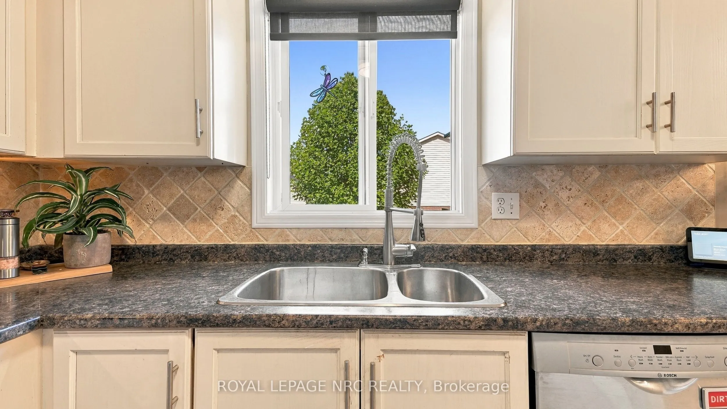 32 Poplar Crescent