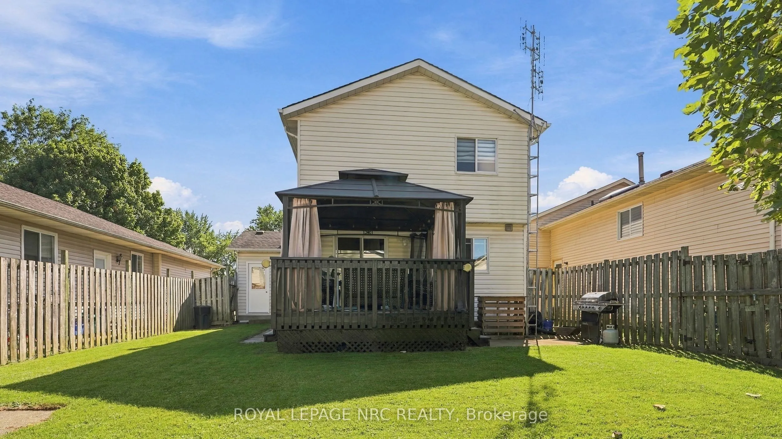 32 Poplar Crescent