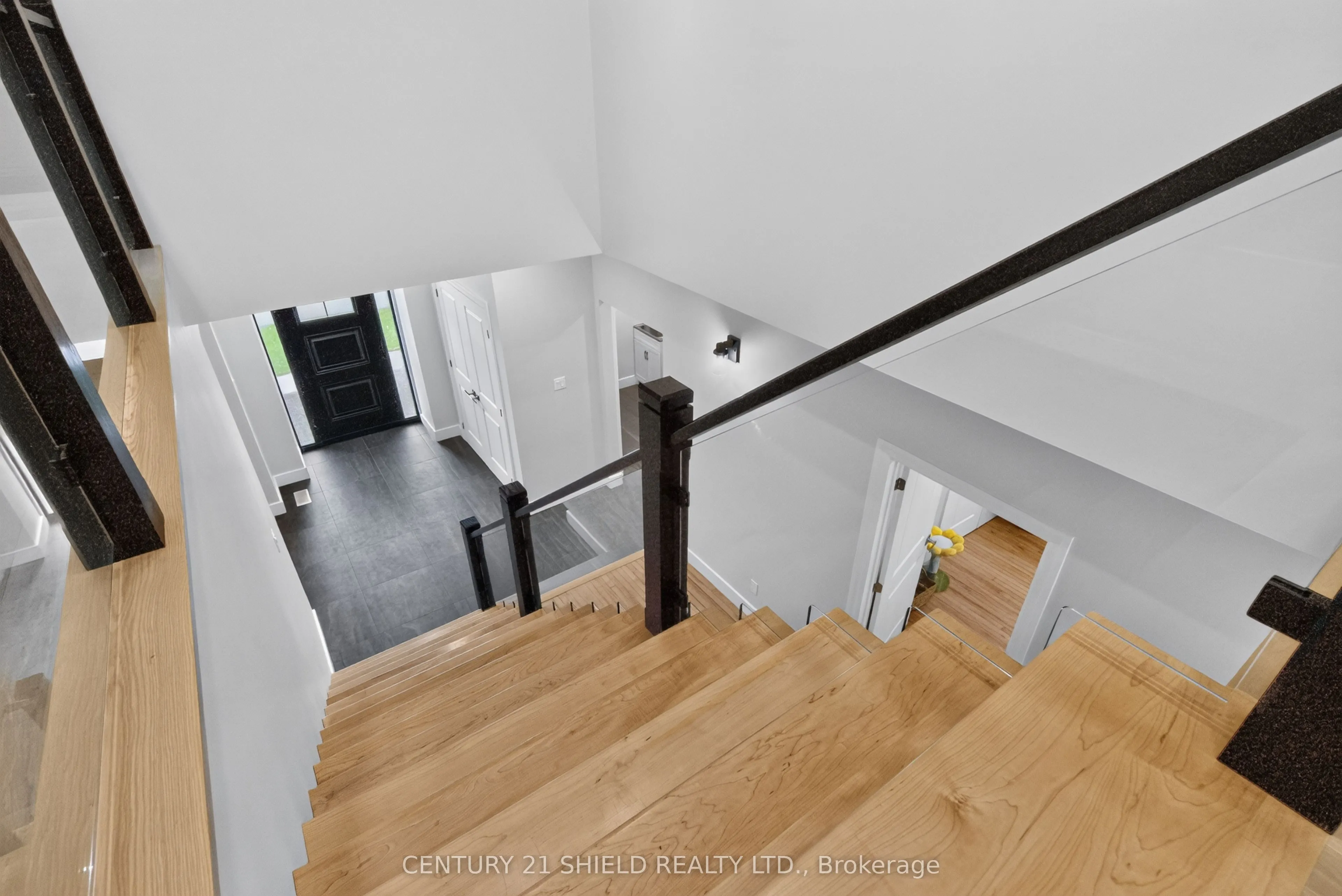 12 Maple Street