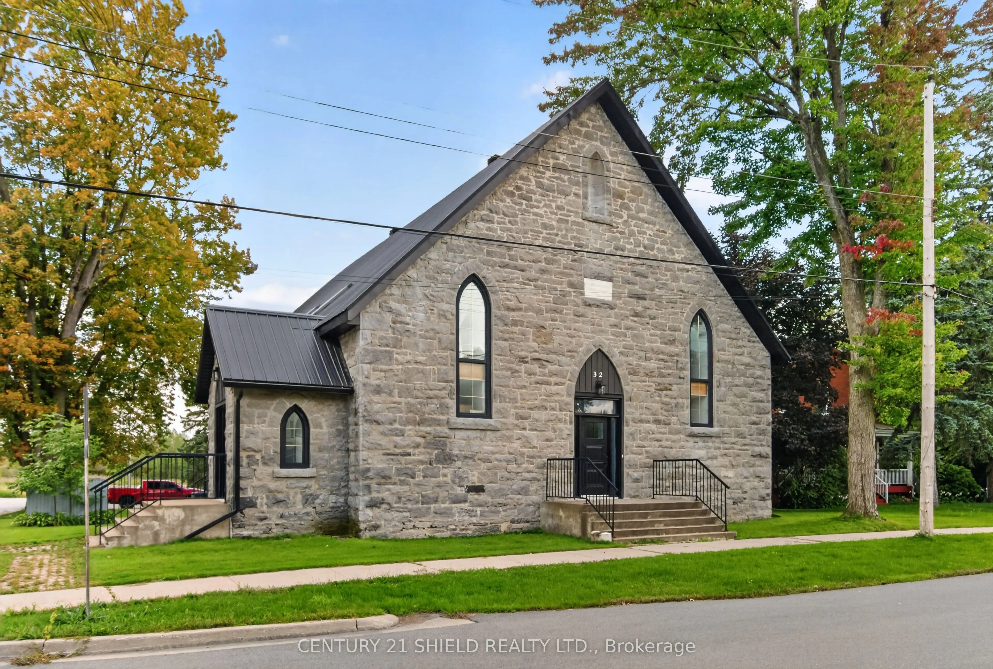 12 Maple Street