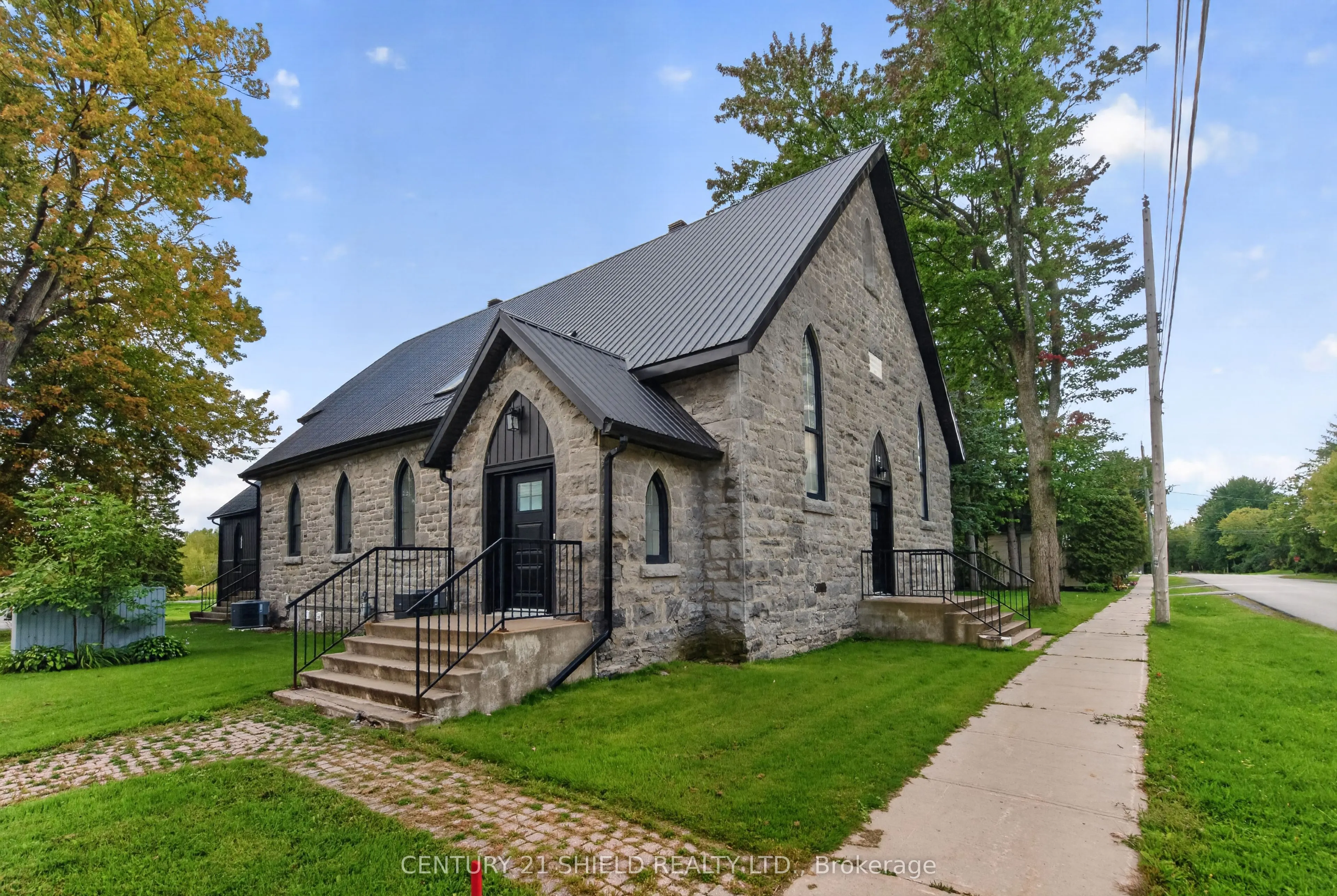 12 Maple Street