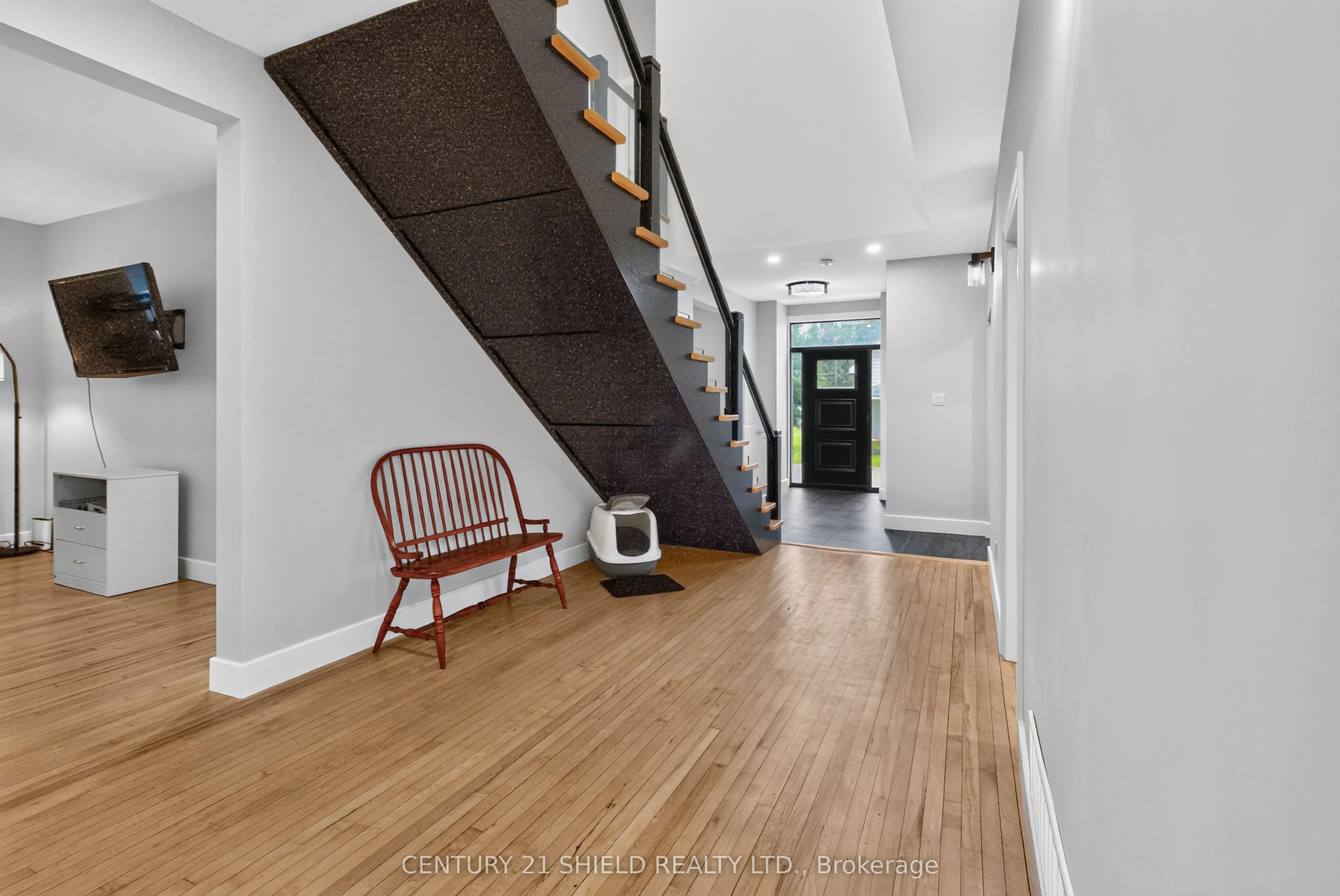12 Maple Street
