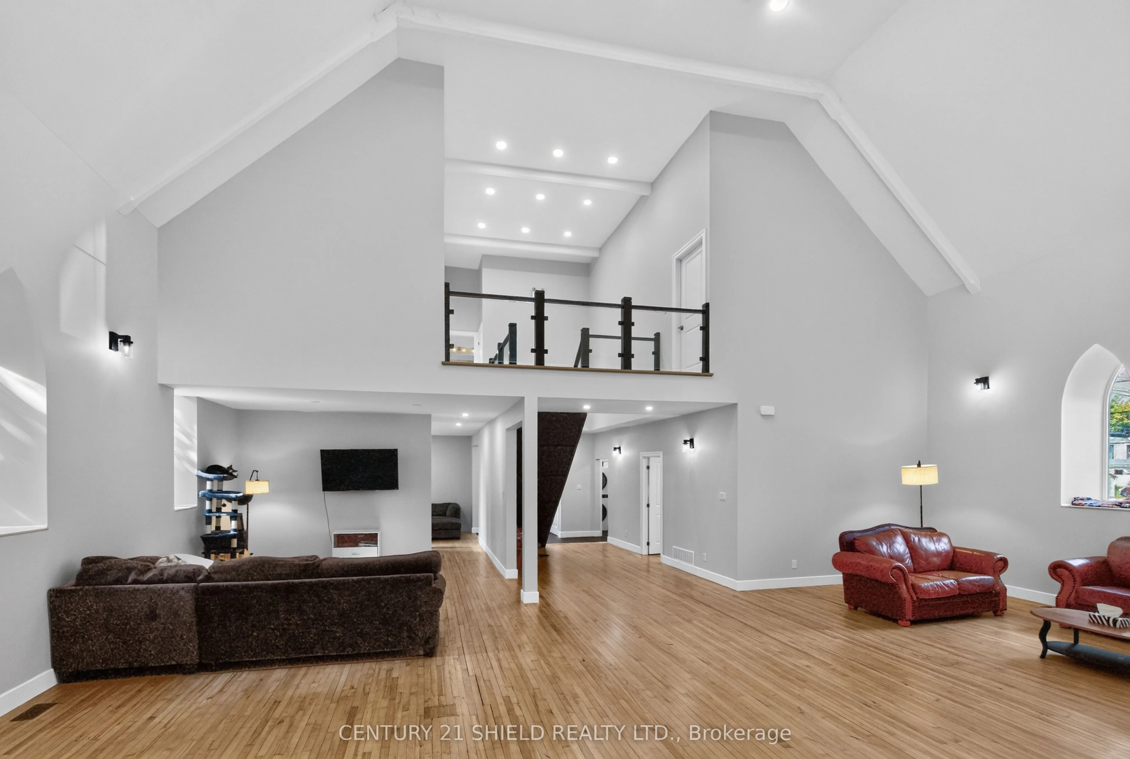 12 Maple Street