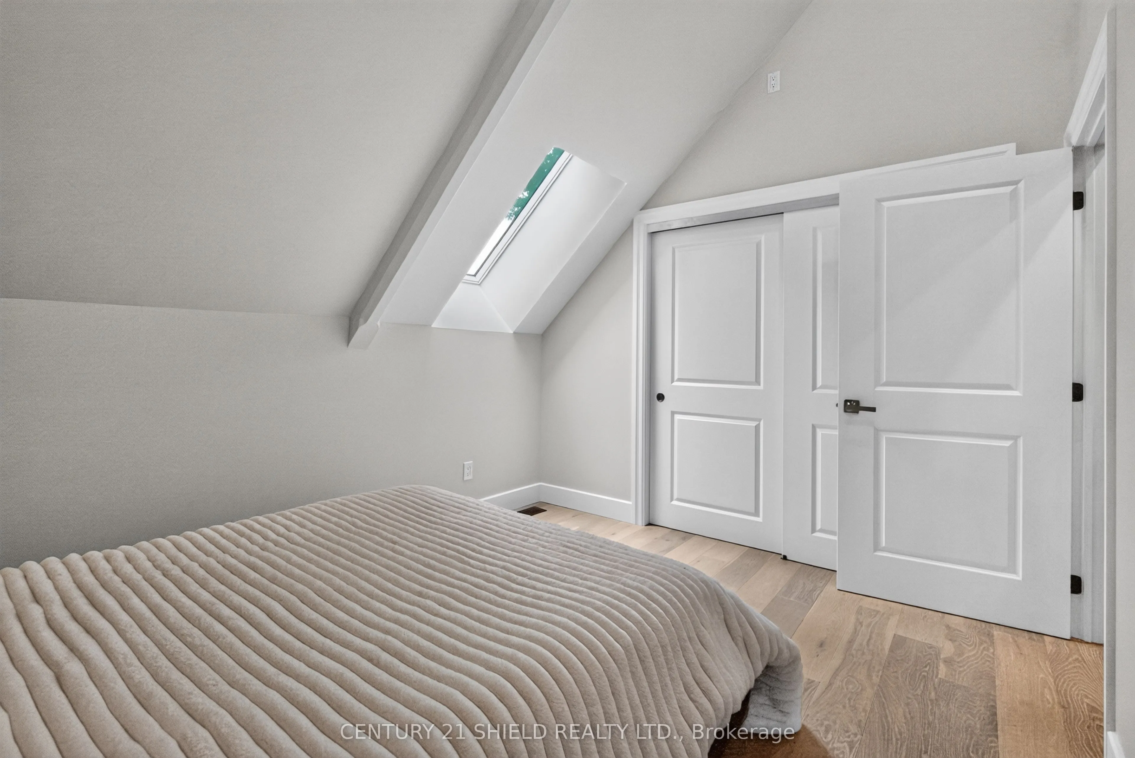 12 Maple Street