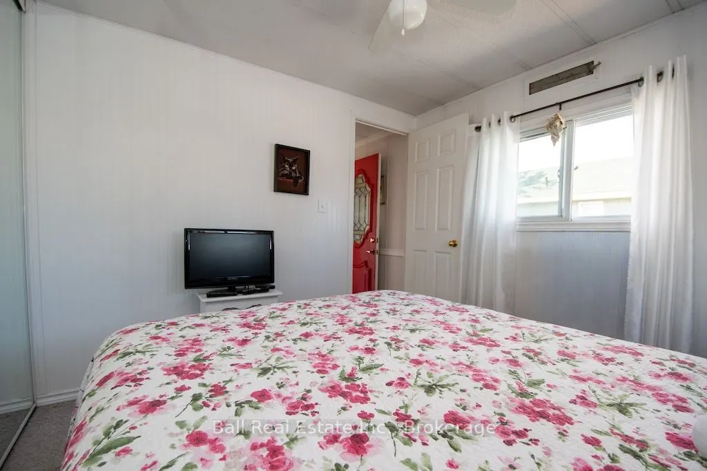 6 Bayview Drive