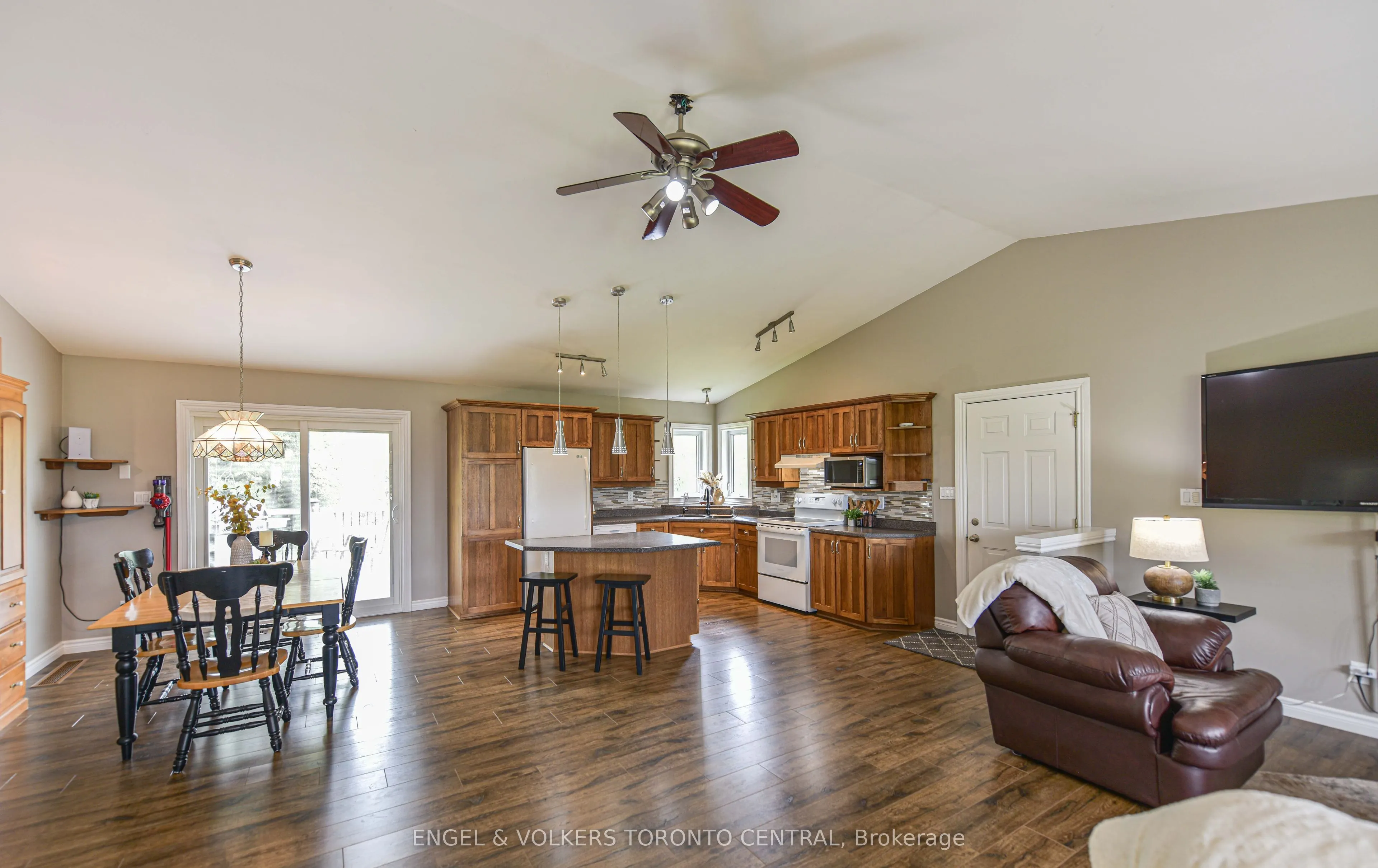 3516 Kirkfield Road