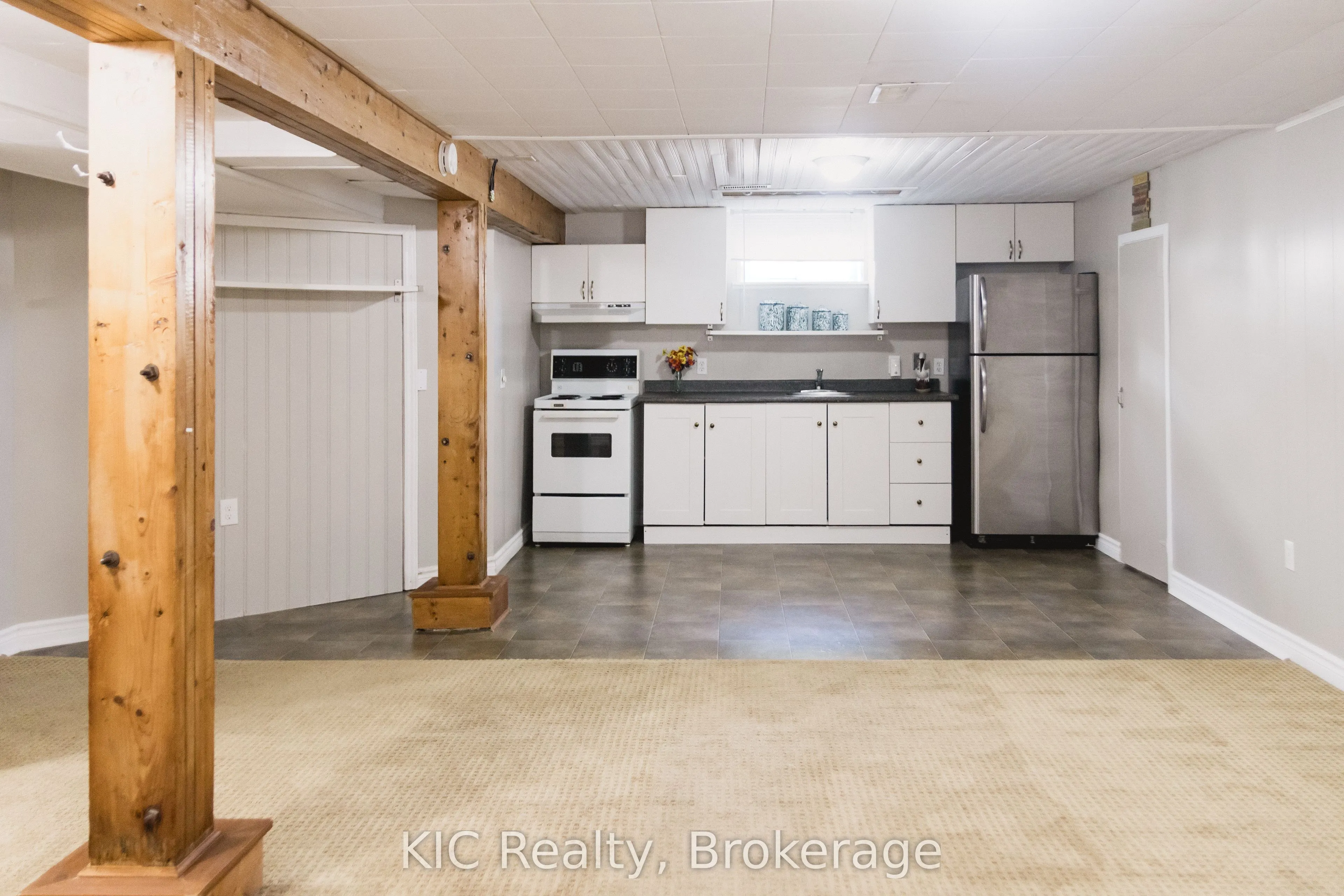 572 Shirley Street