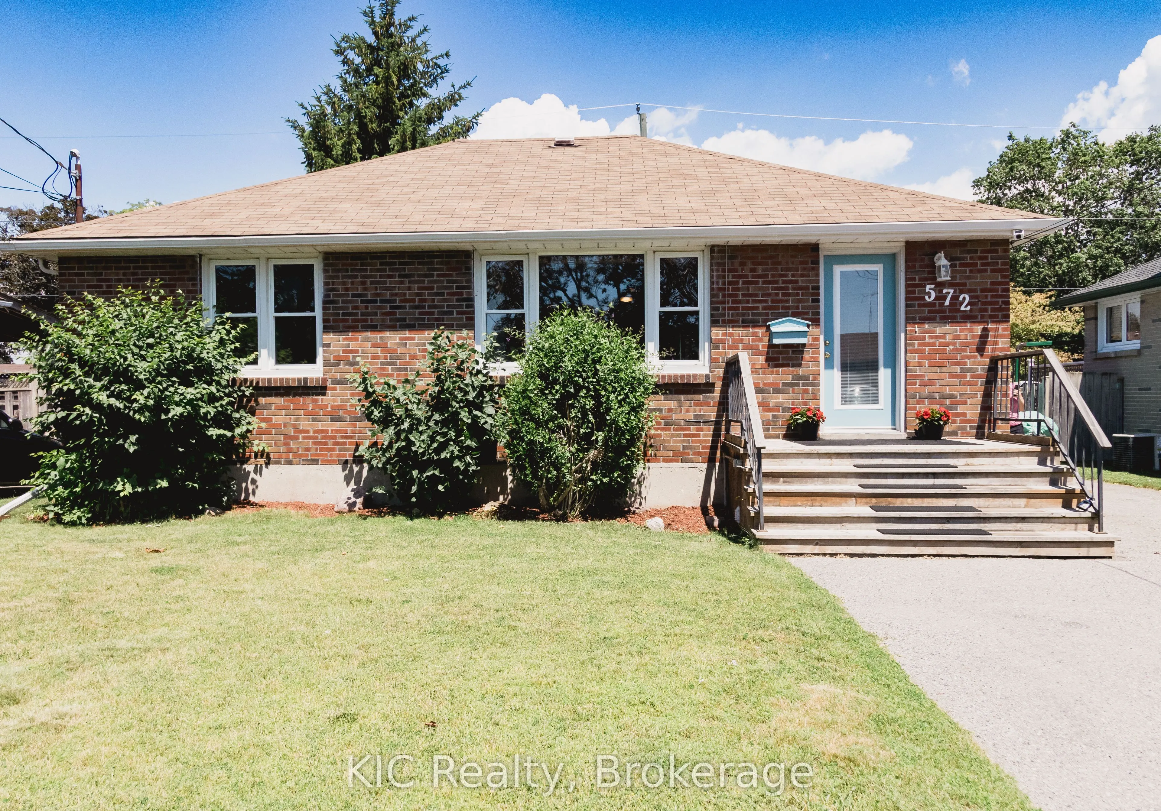 572 Shirley Street