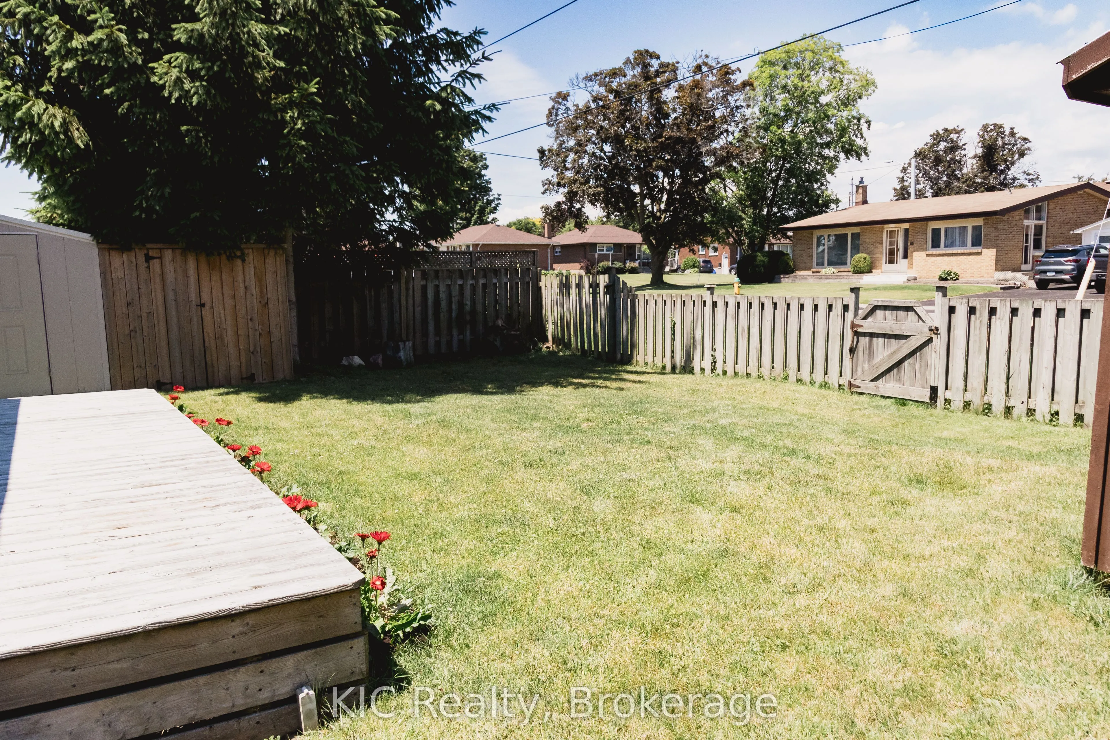 572 Shirley Street