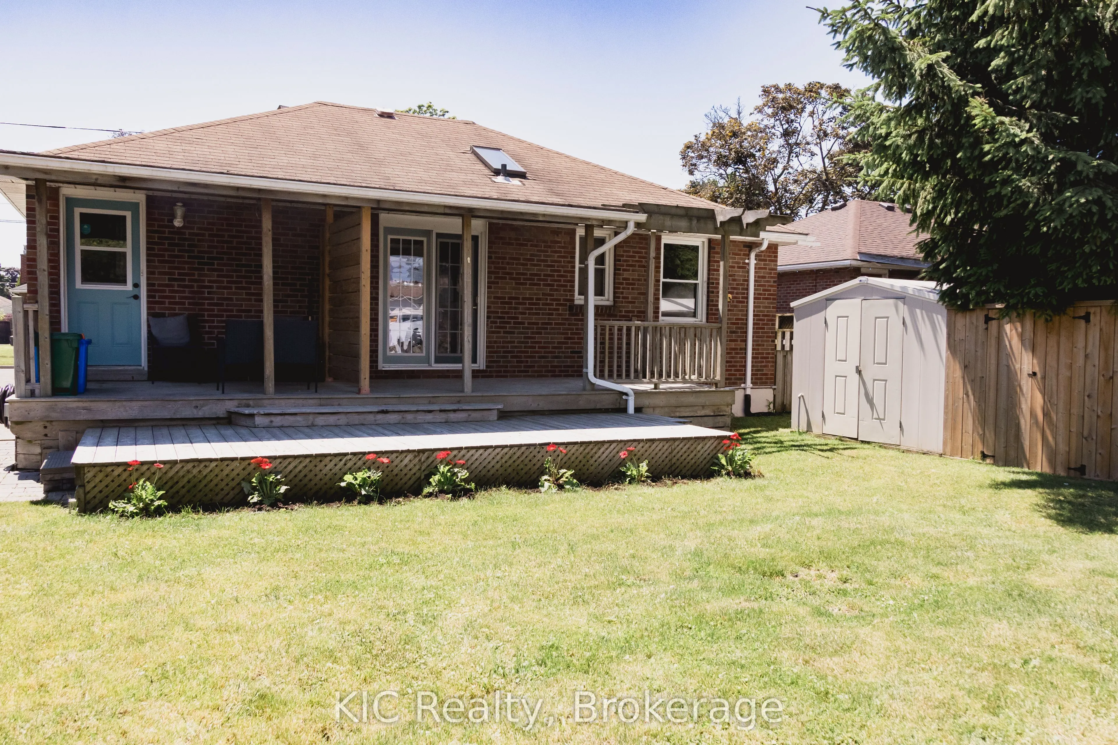 572 Shirley Street