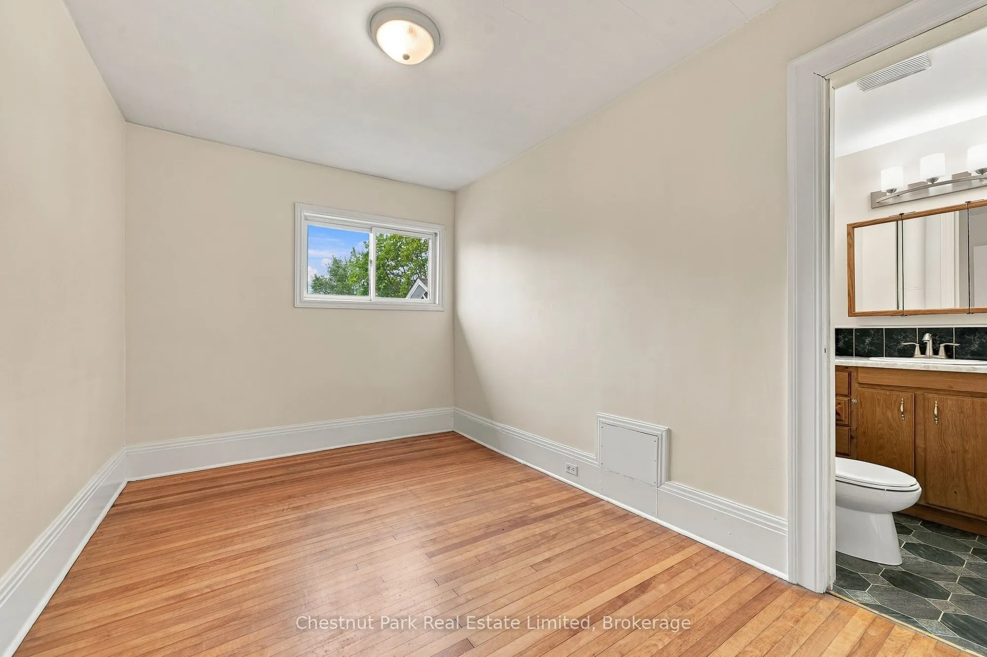10 Northport Street