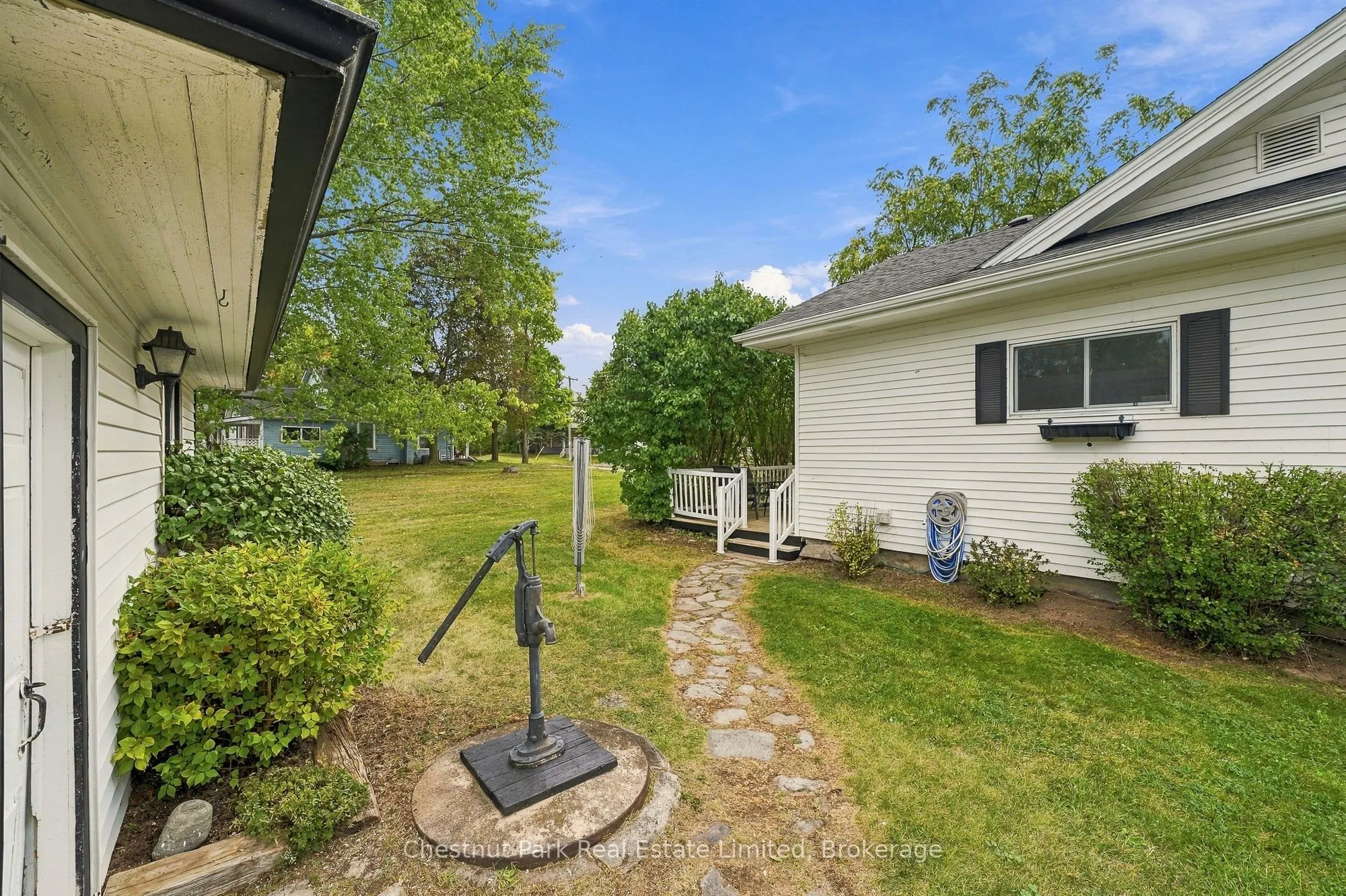 10 Northport Street