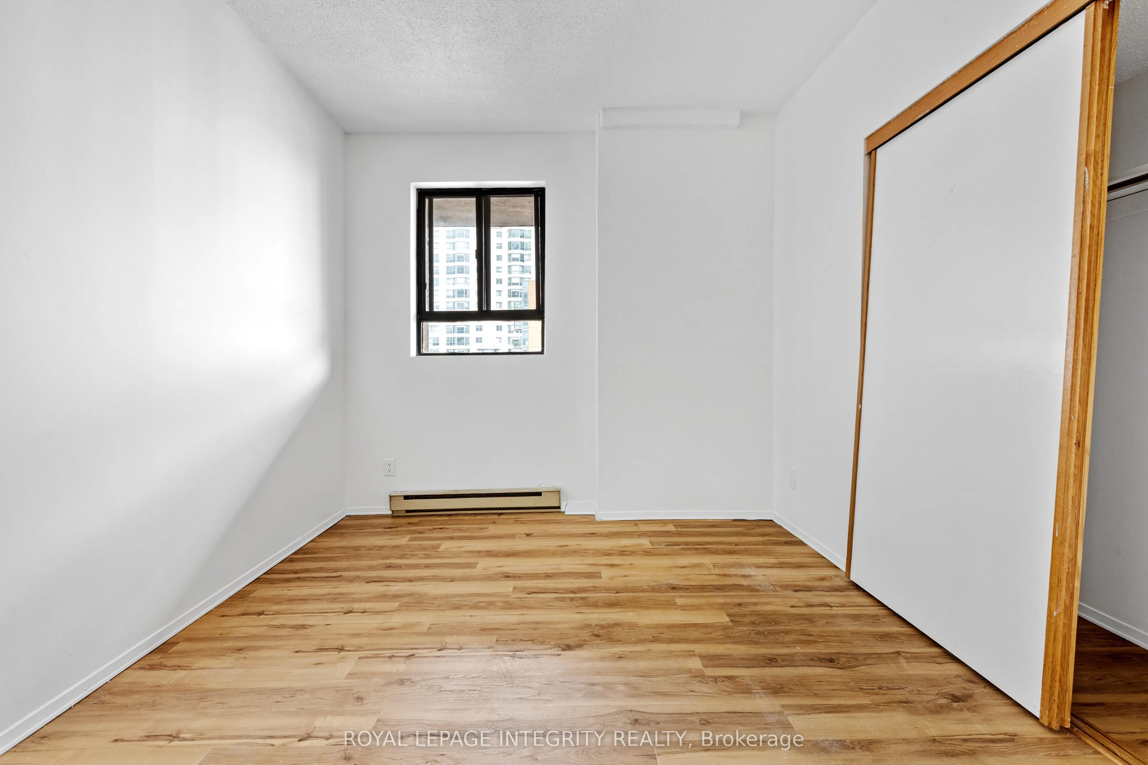 475 Laurier Avenue W #2001