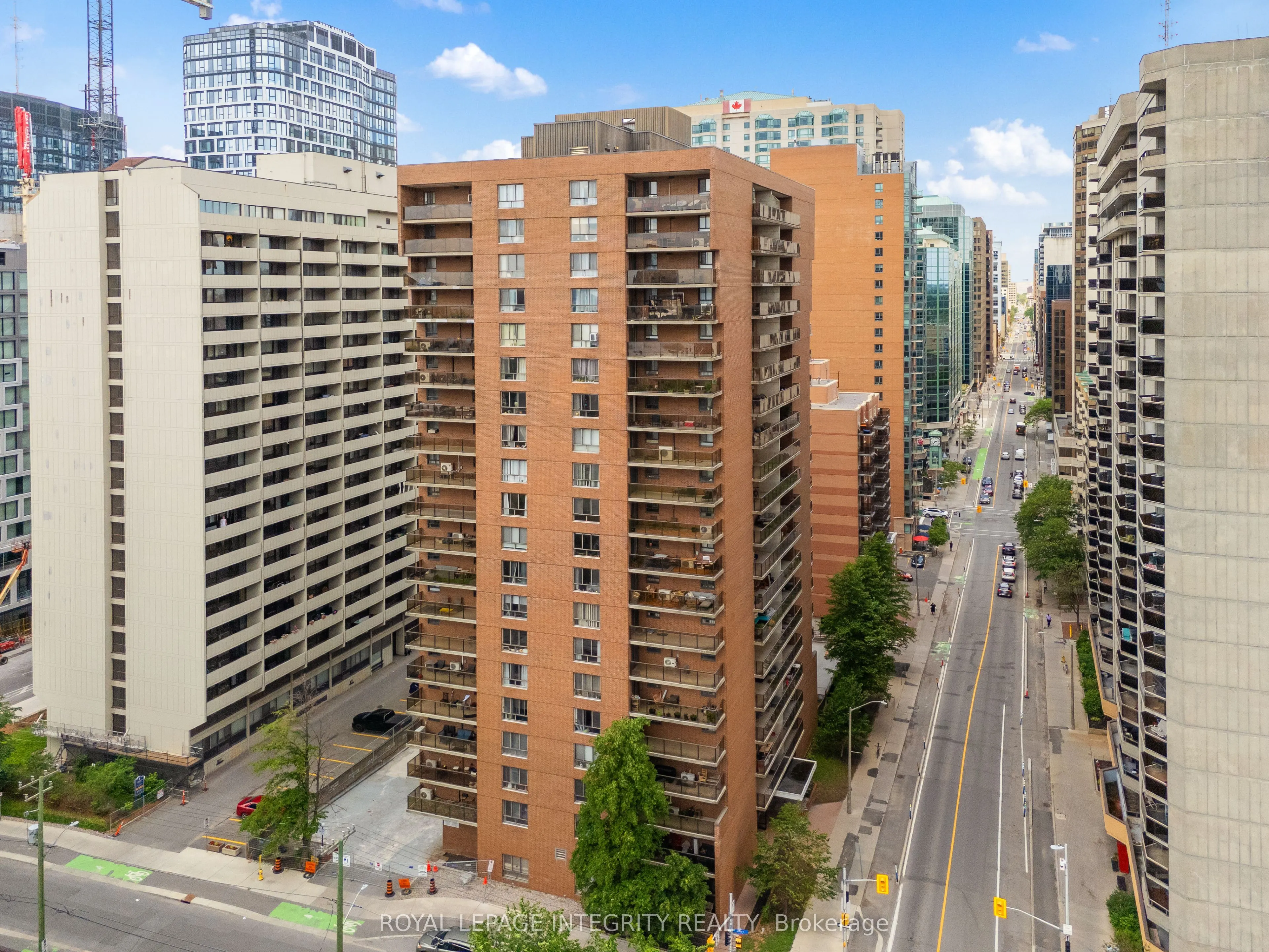 475 Laurier Avenue W #2001