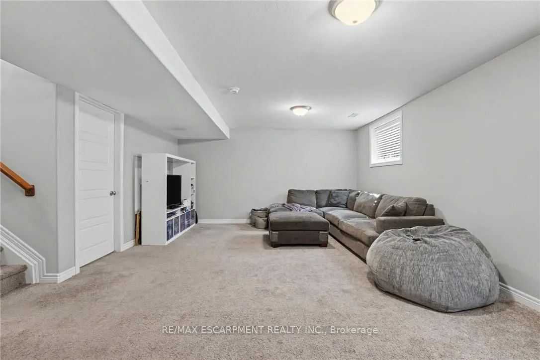 12 Silverwood Avenue