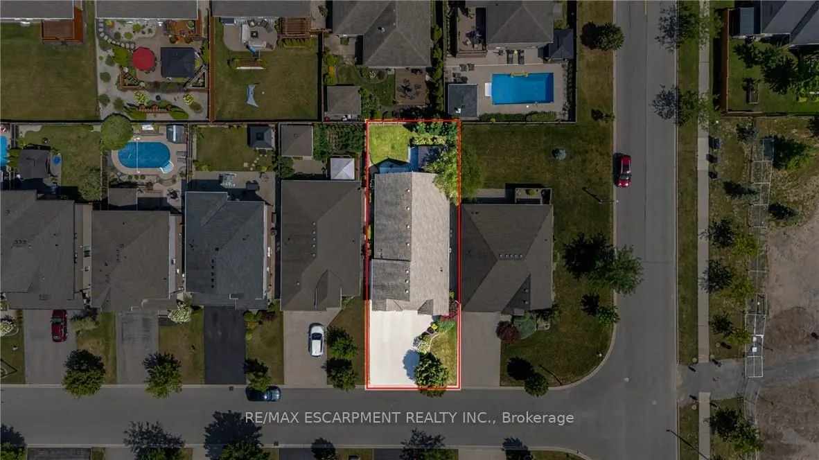 12 Silverwood Avenue