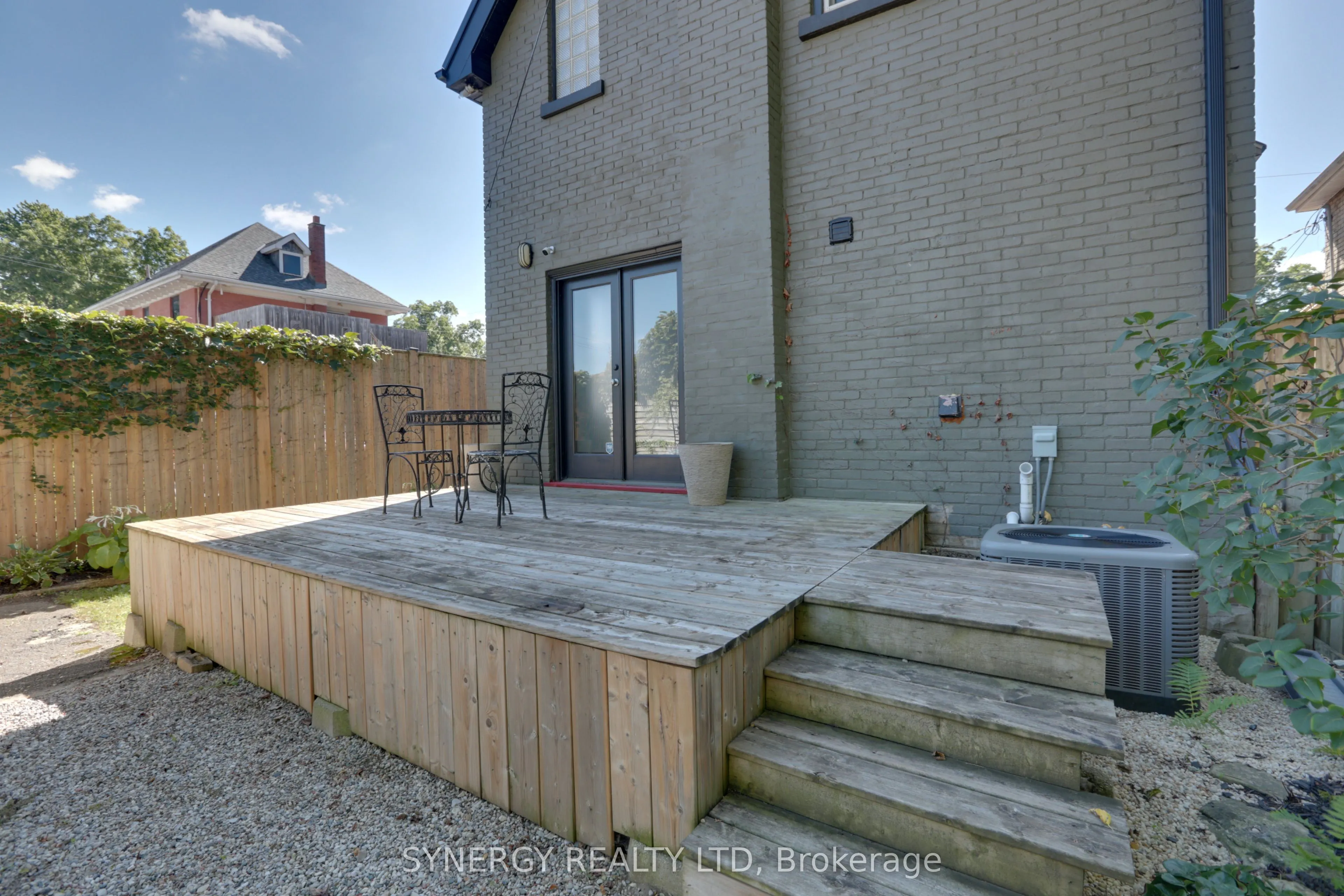 2 Erie Avenue