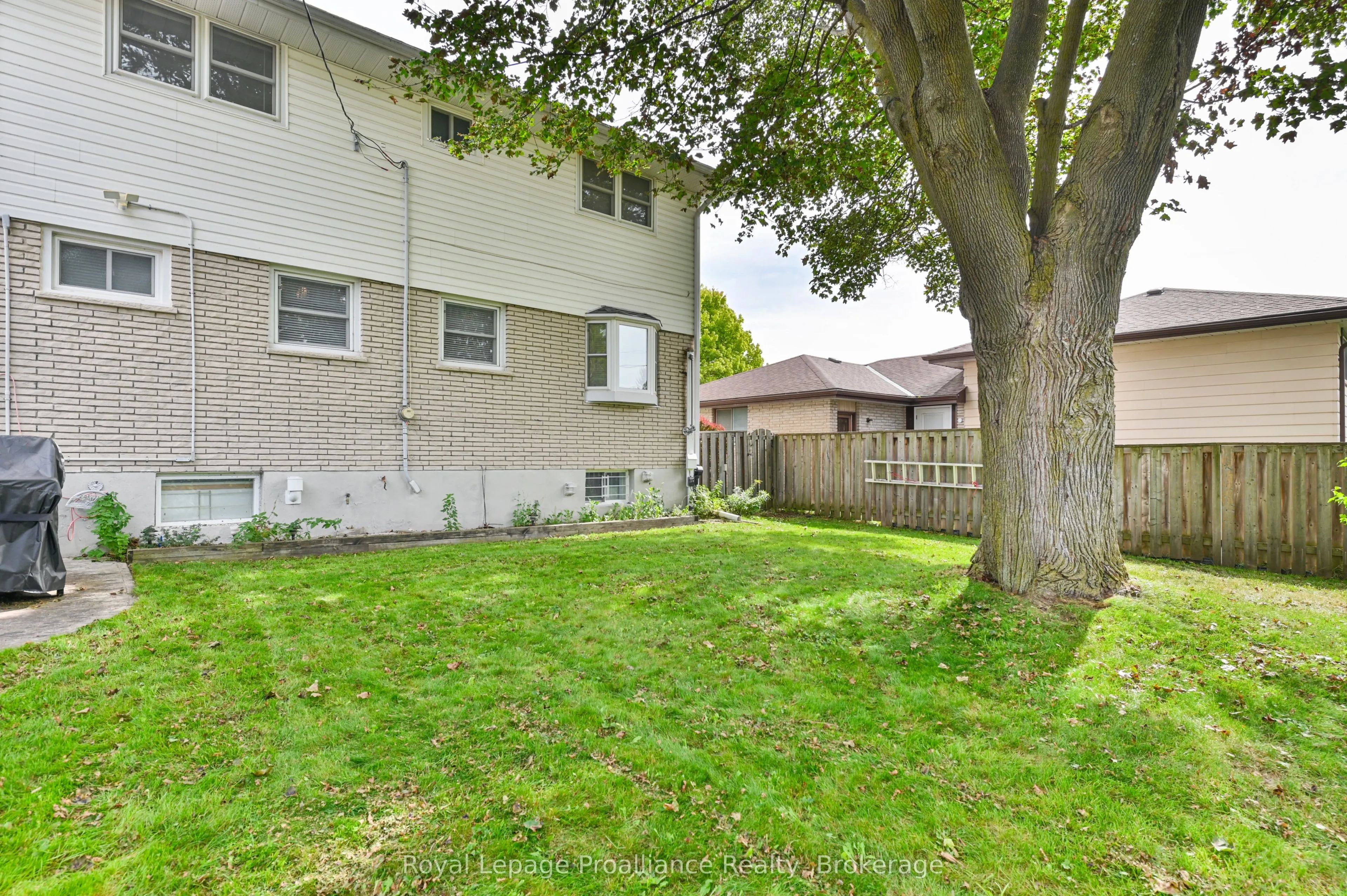 28 Shoniker Avenue