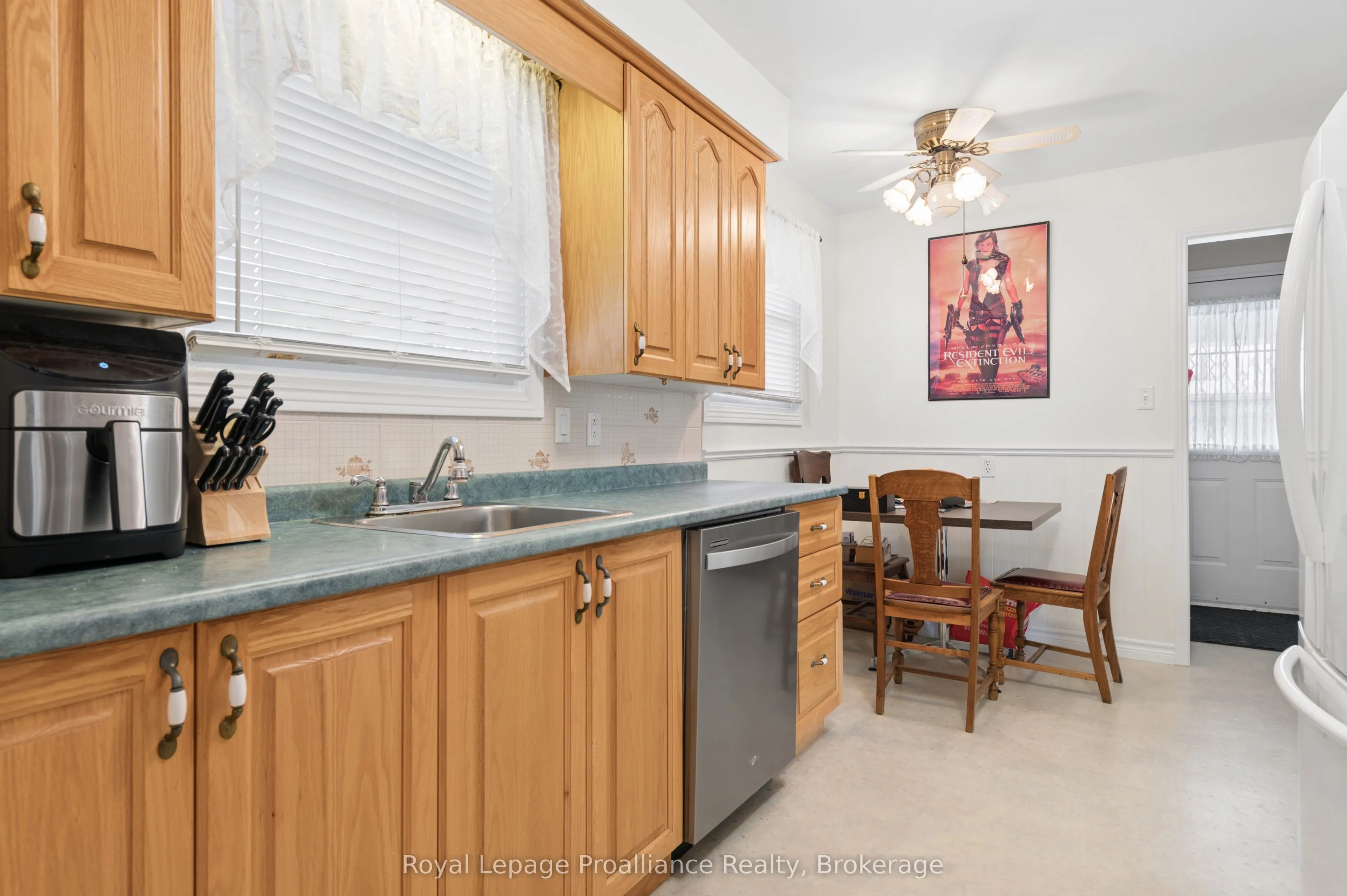 28 Shoniker Avenue