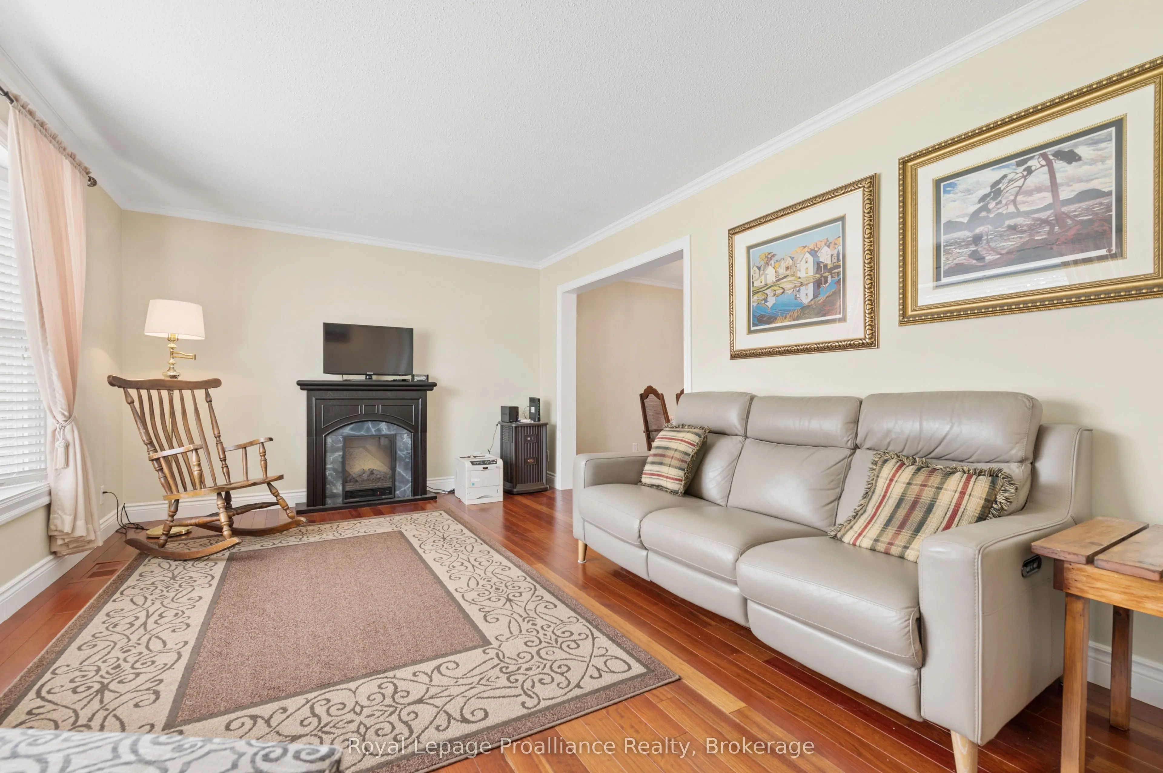 28 Shoniker Avenue