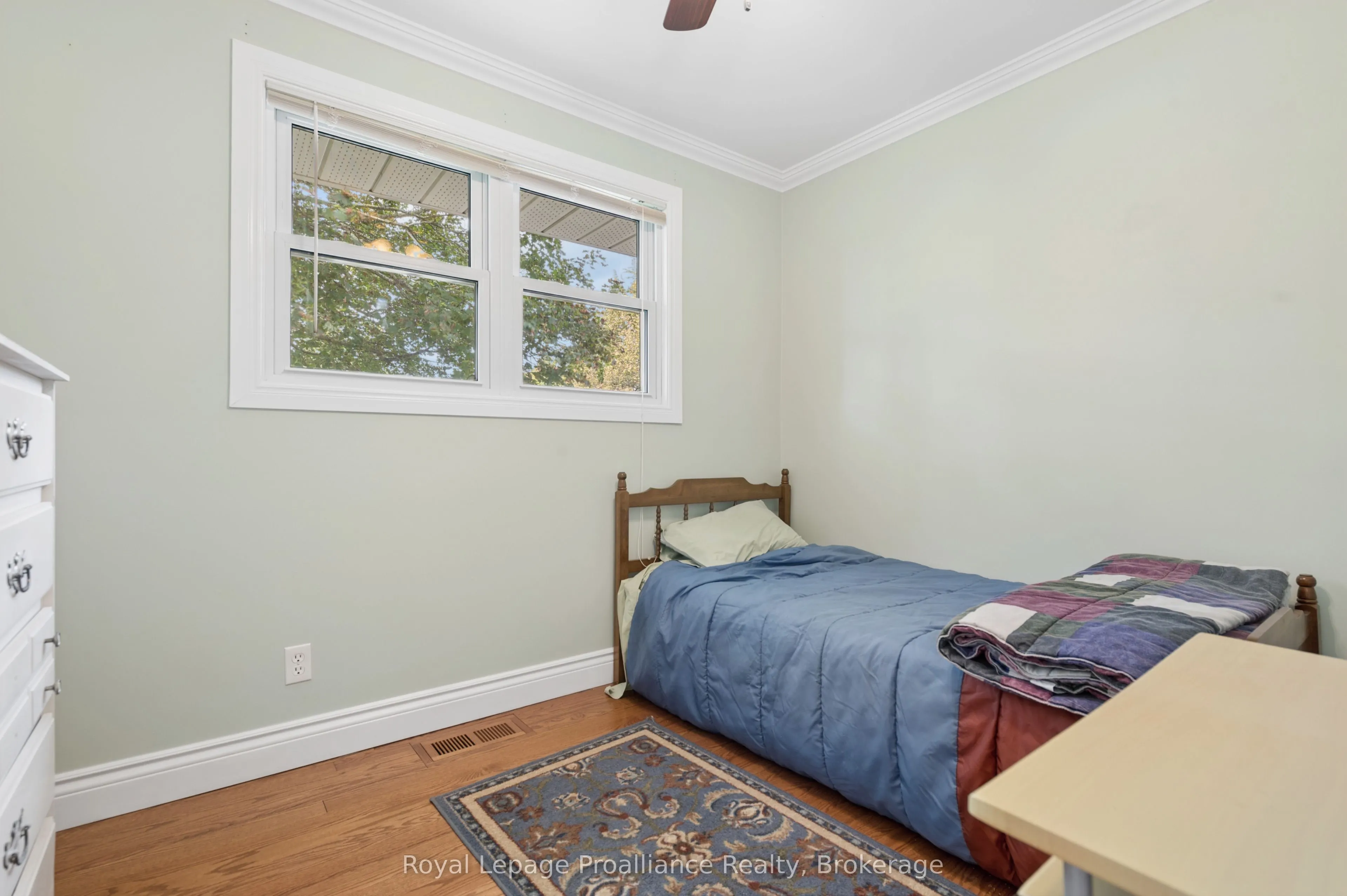 28 Shoniker Avenue