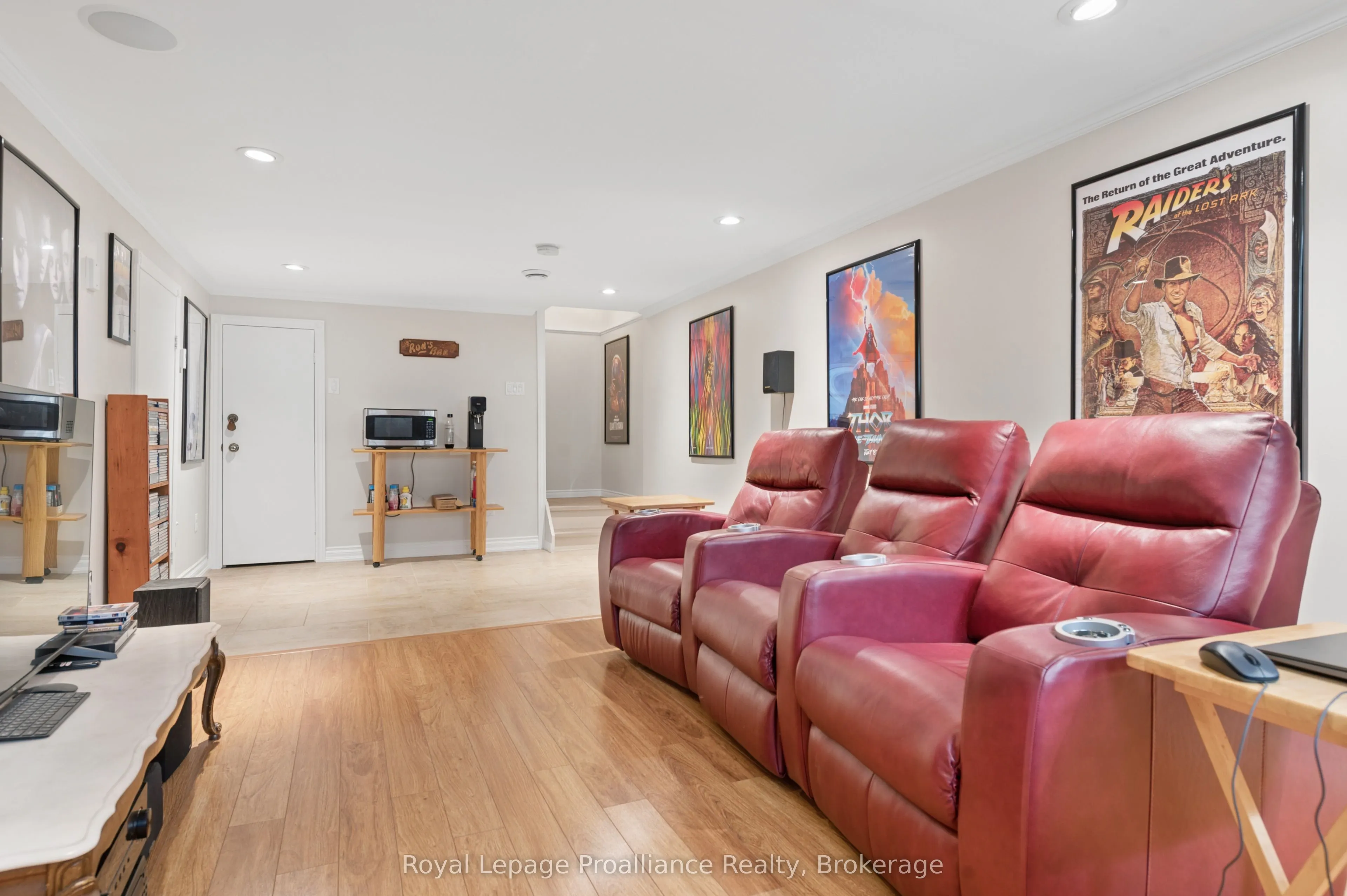 28 Shoniker Avenue