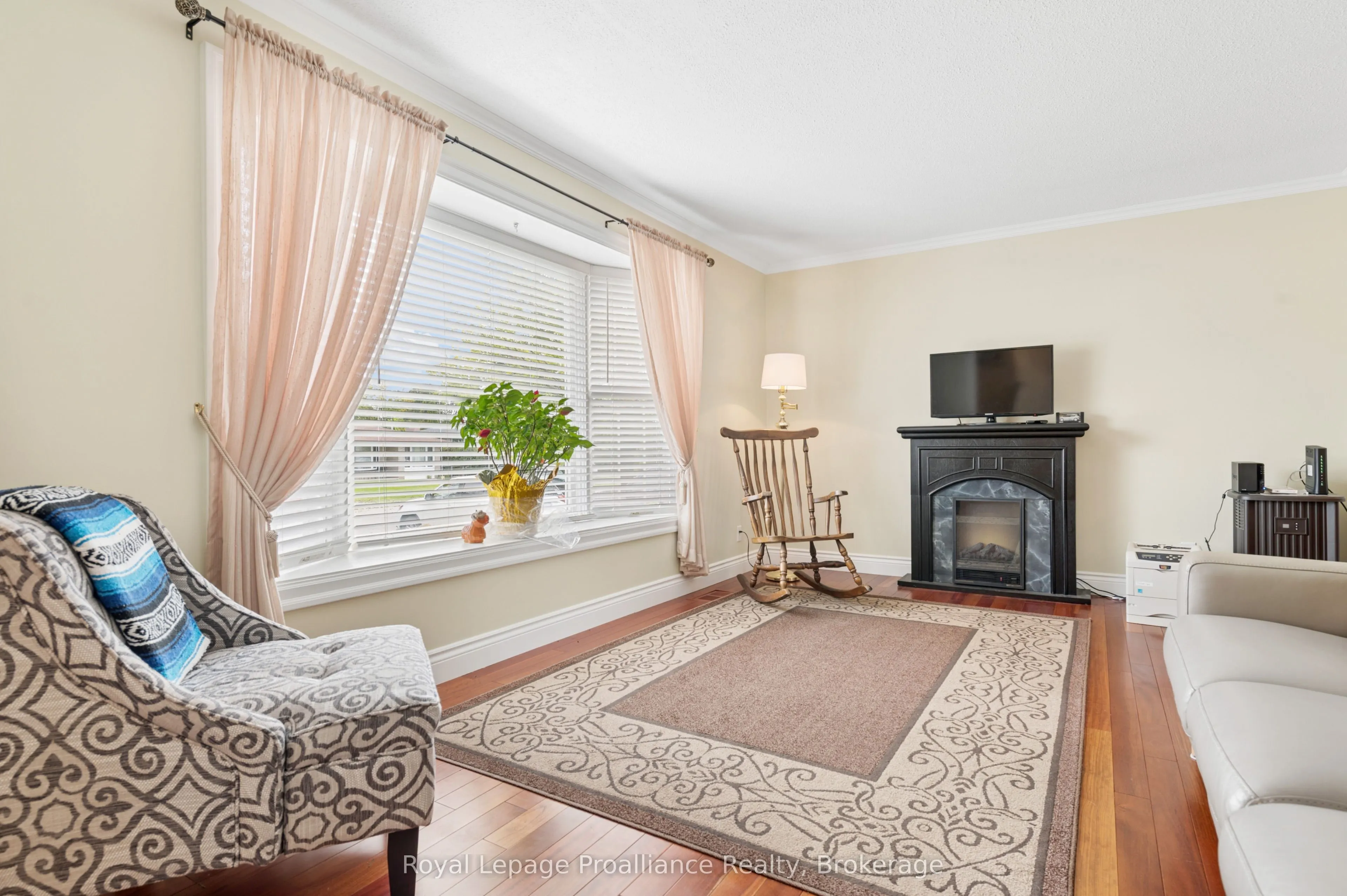 28 Shoniker Avenue