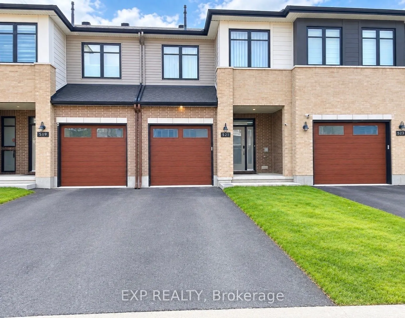 521 Sonmarg Crescent