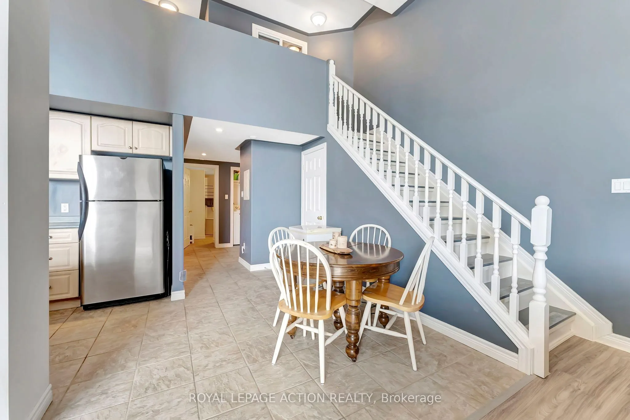 111 Grey Street #212