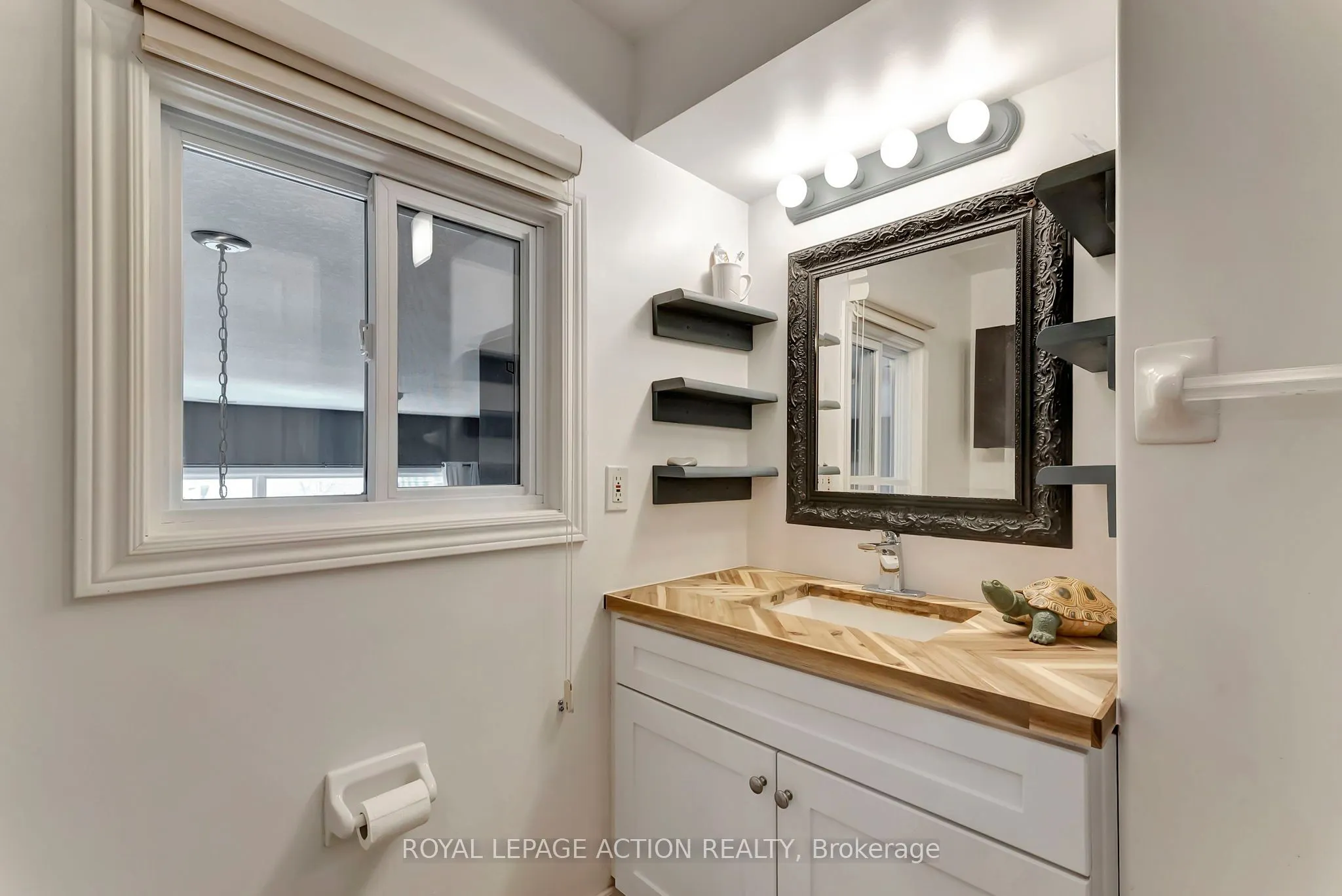 111 Grey Street #212