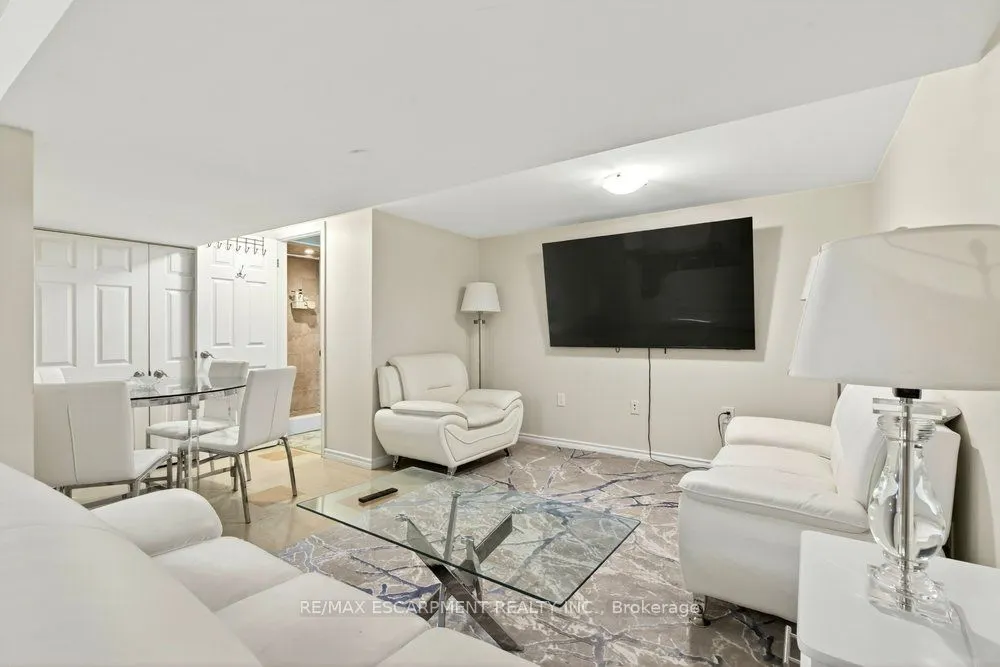 20 ST. CHARLES Drive