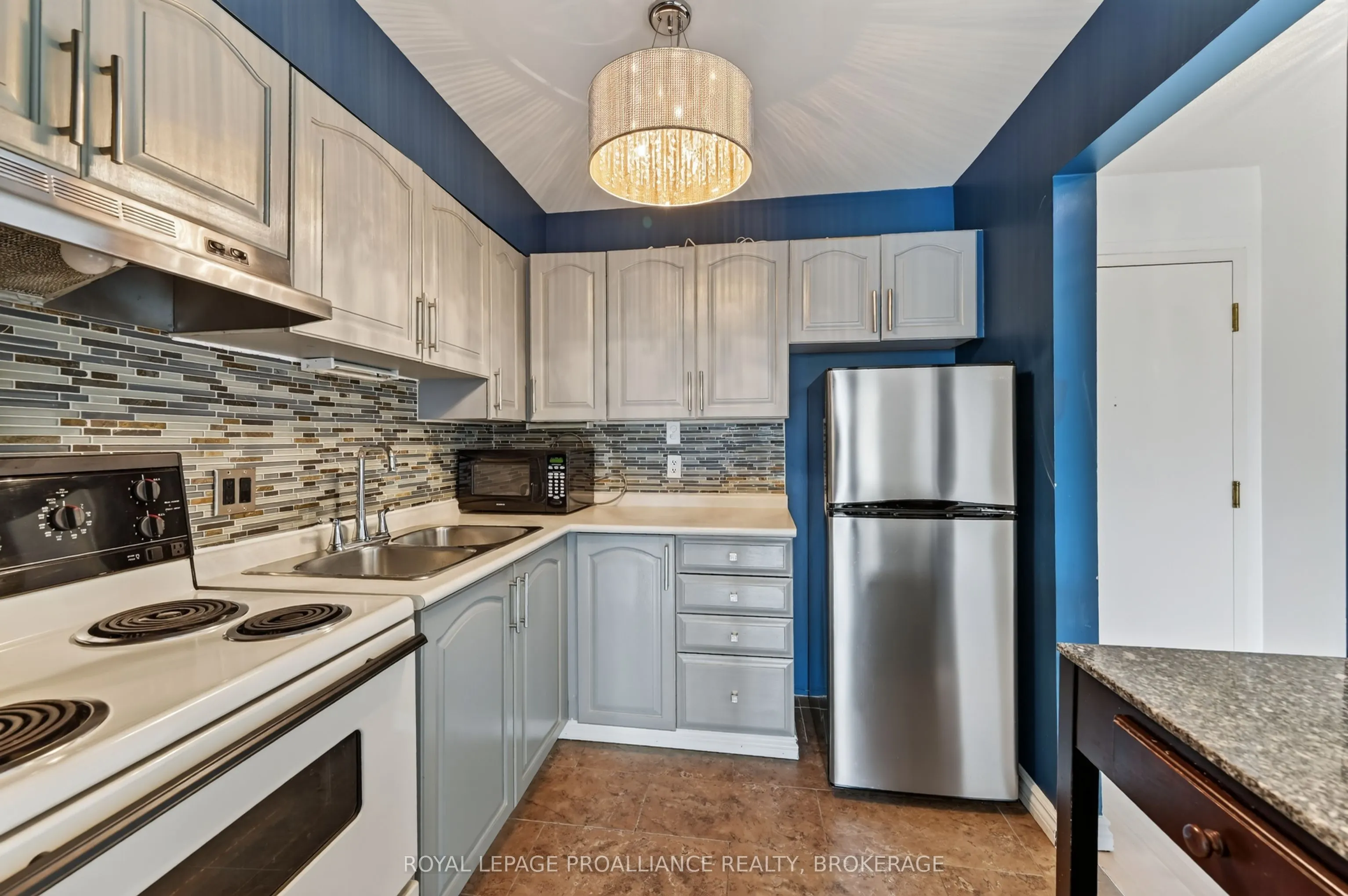 316 Kingsdale Avenue #411