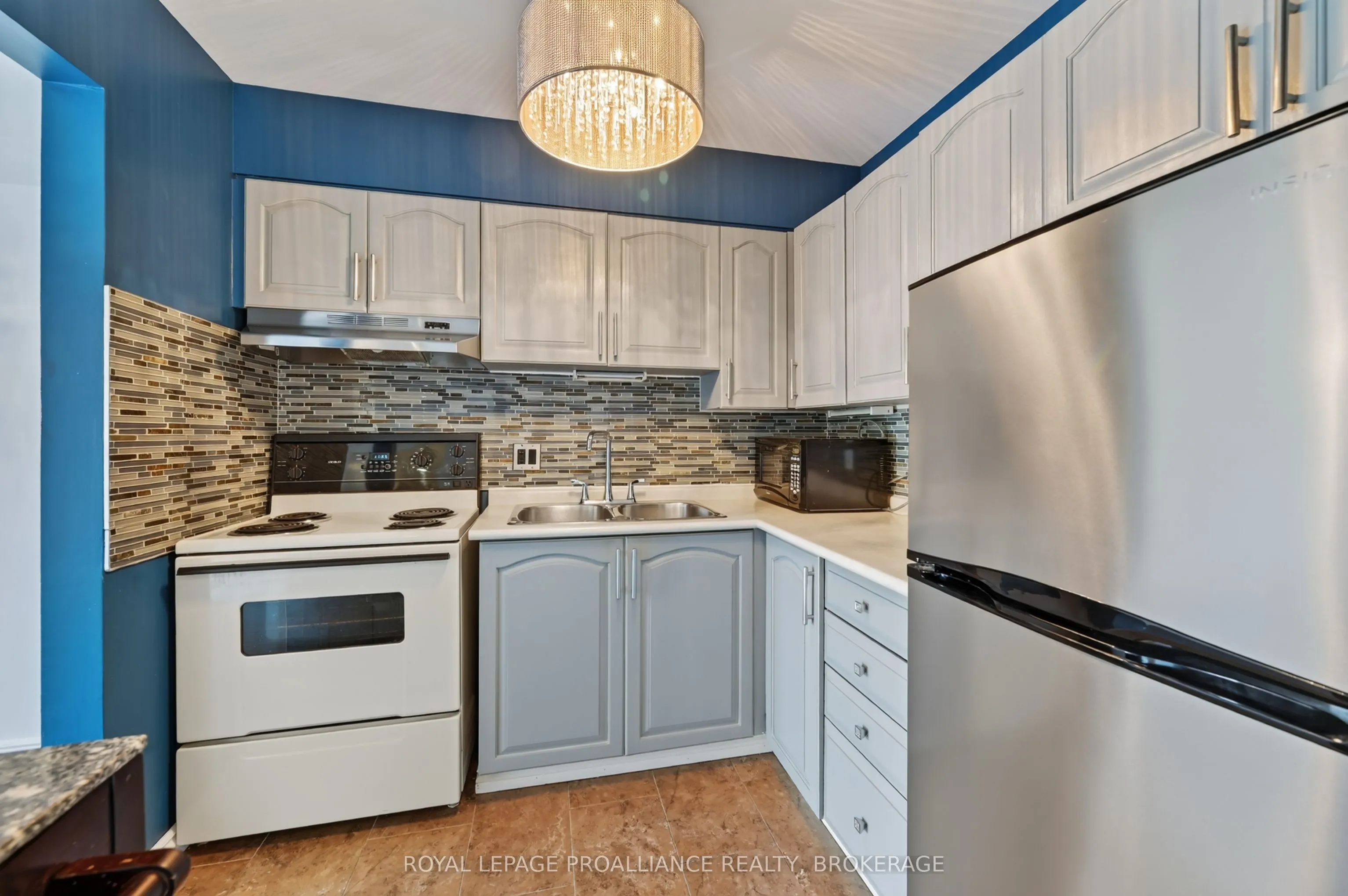 316 Kingsdale Avenue #411