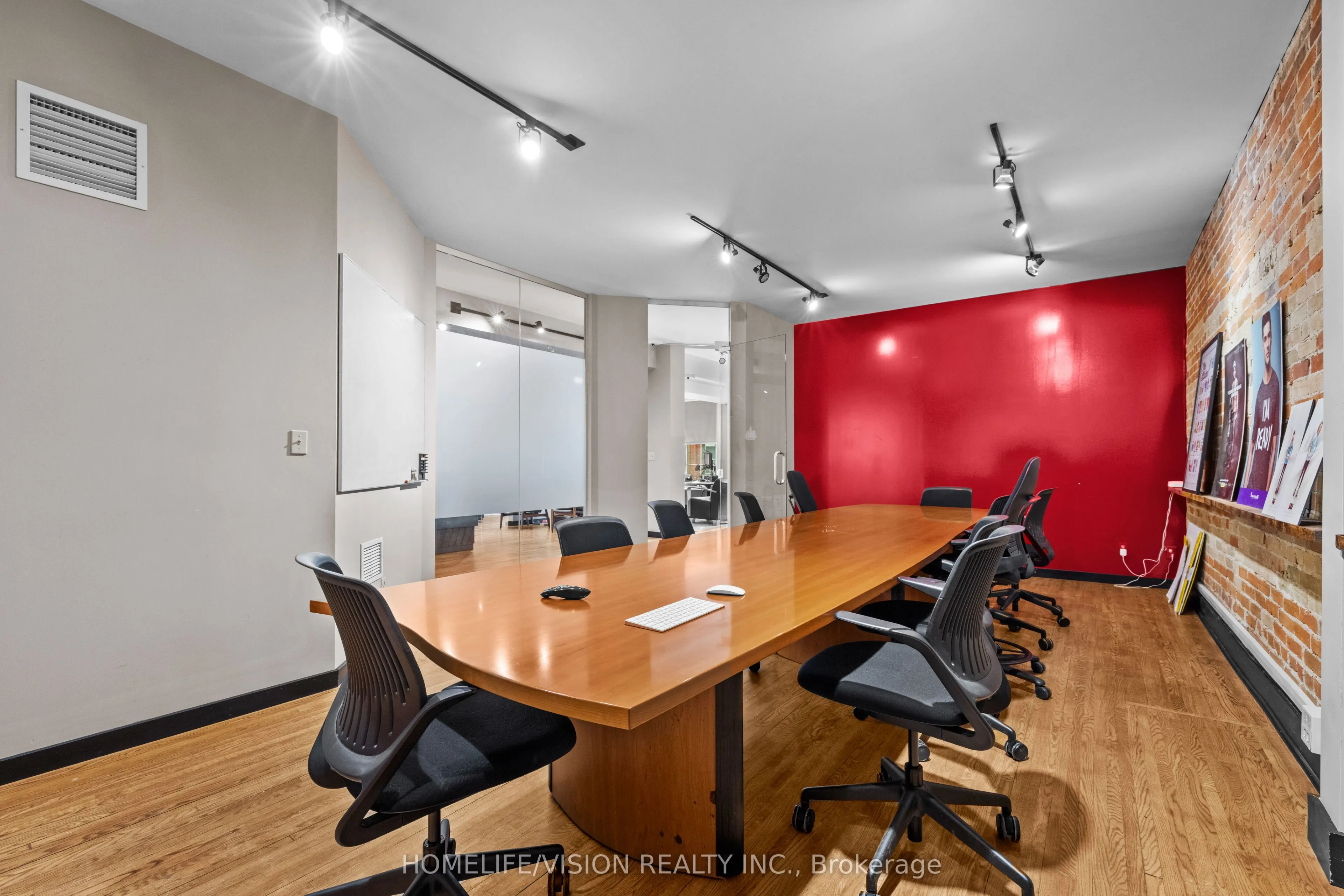 379 George Street N