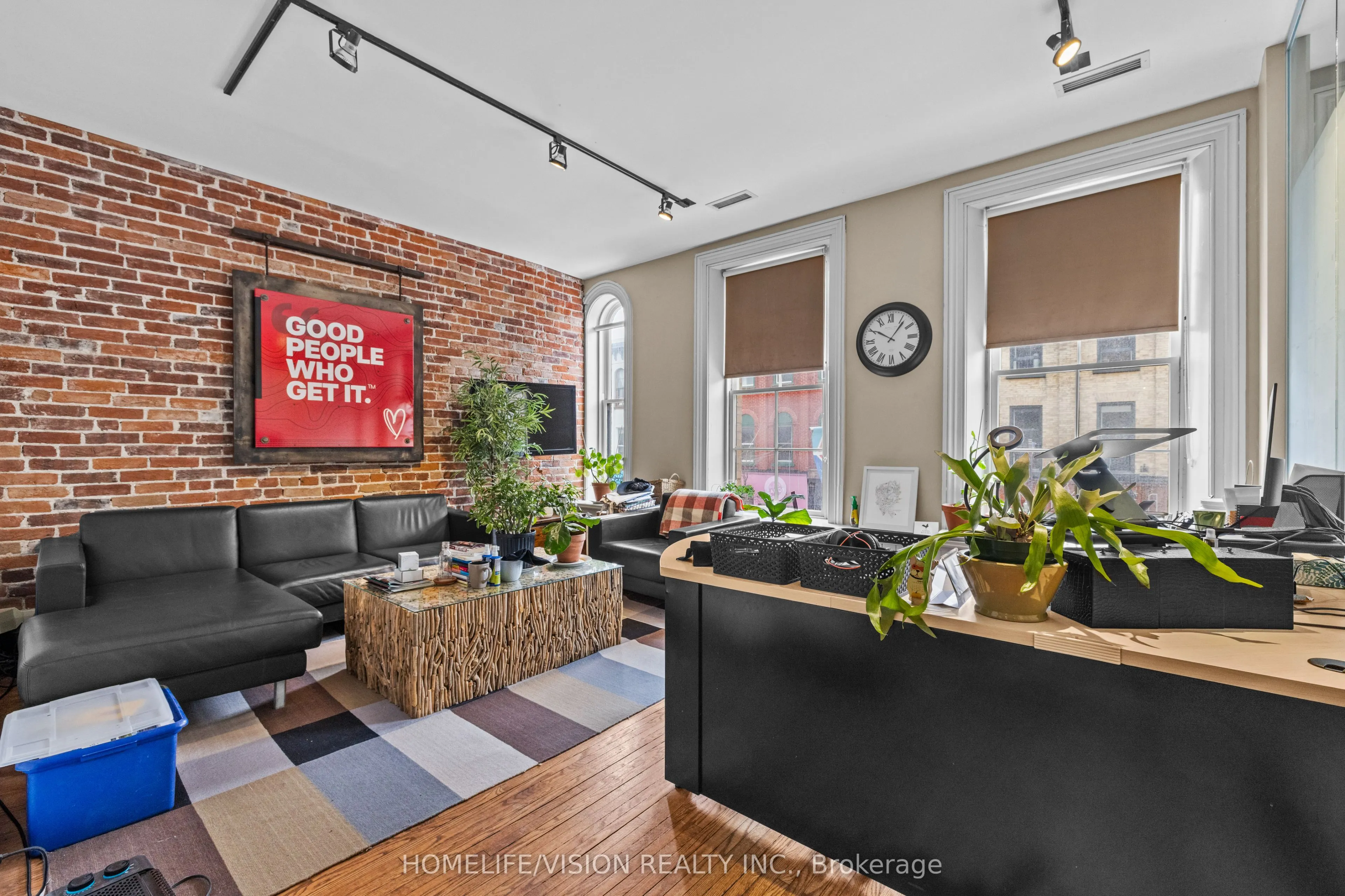 379 George Street N