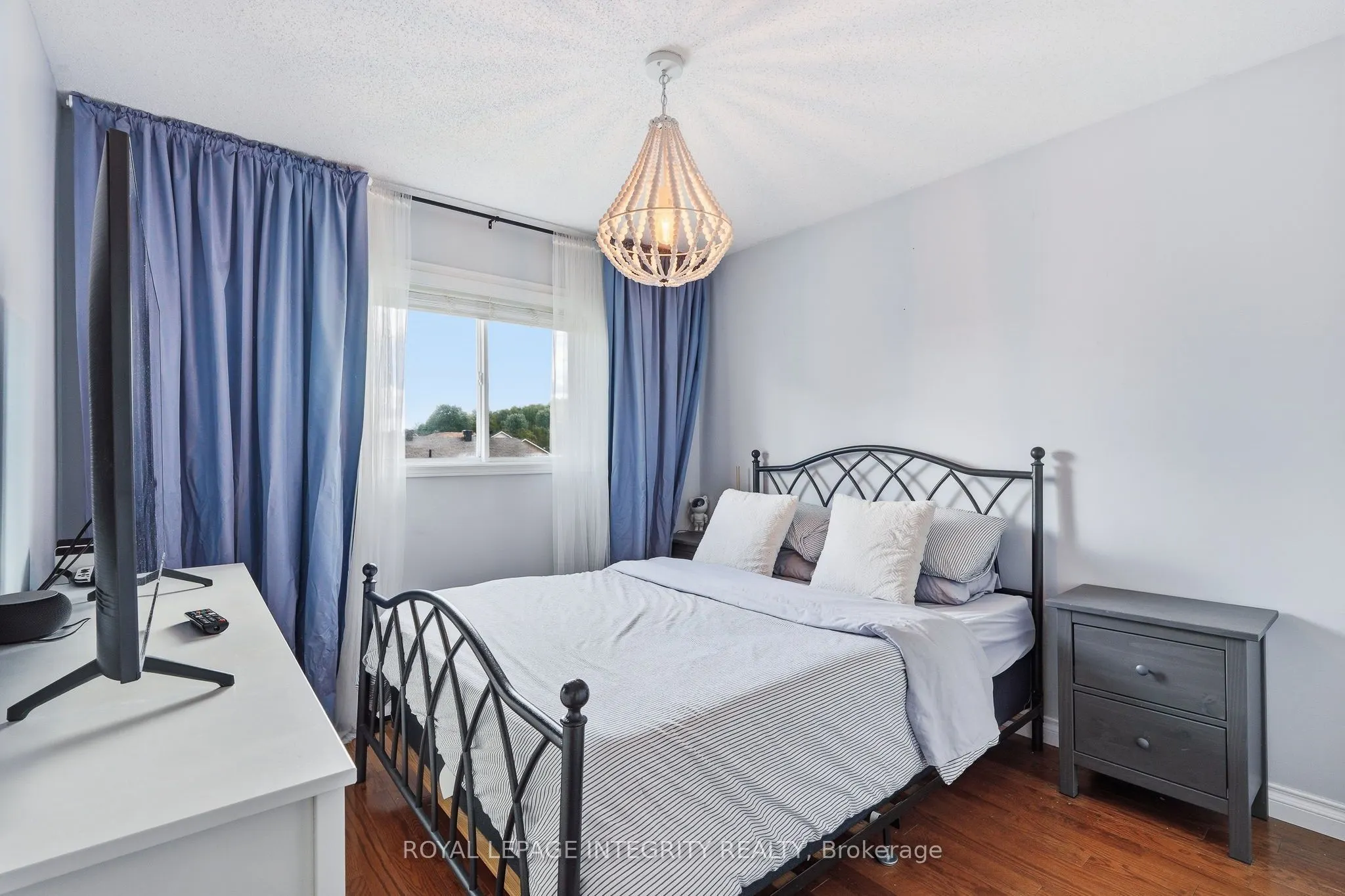 3365 Elie Crescent