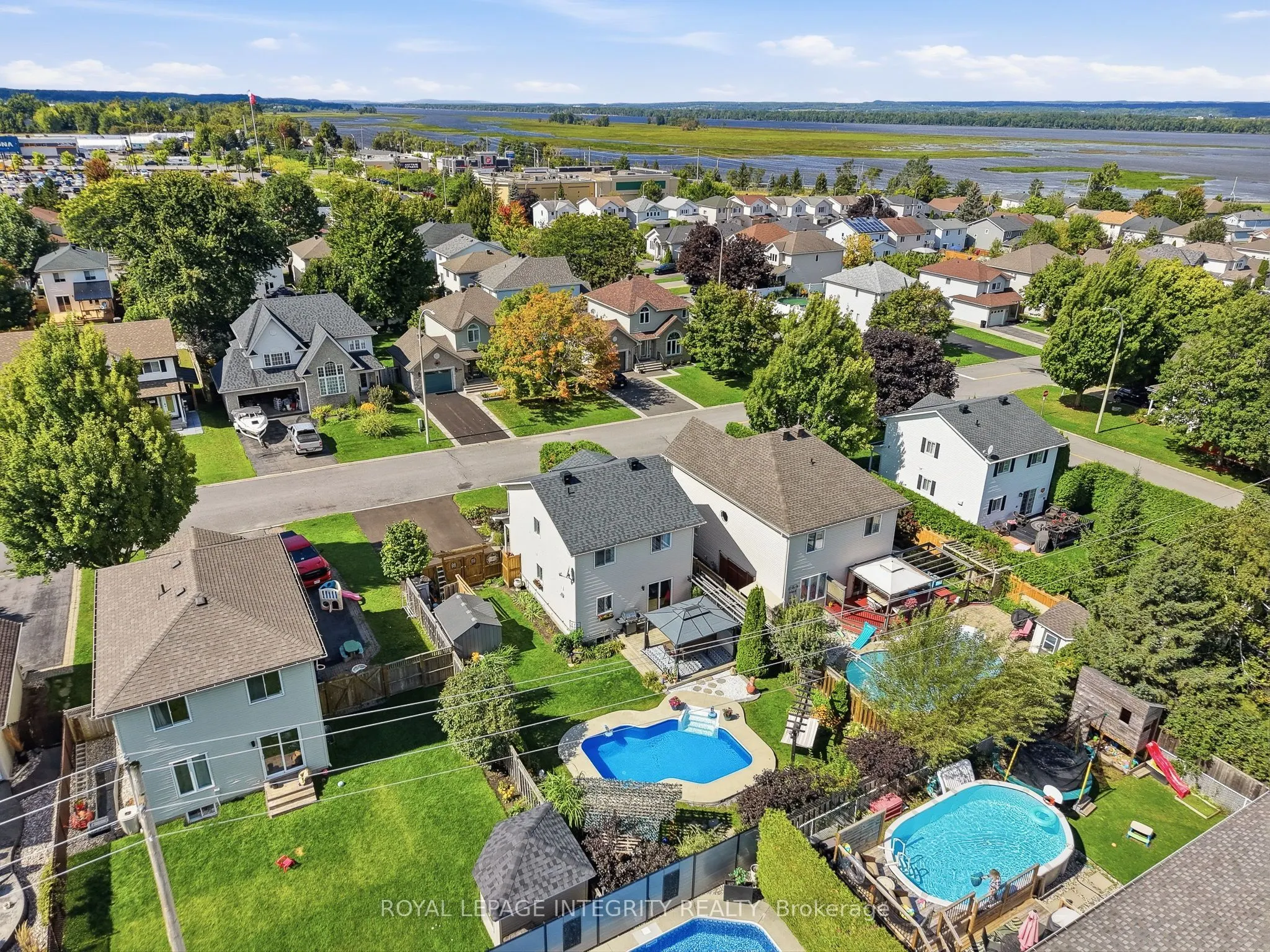 3365 Elie Crescent