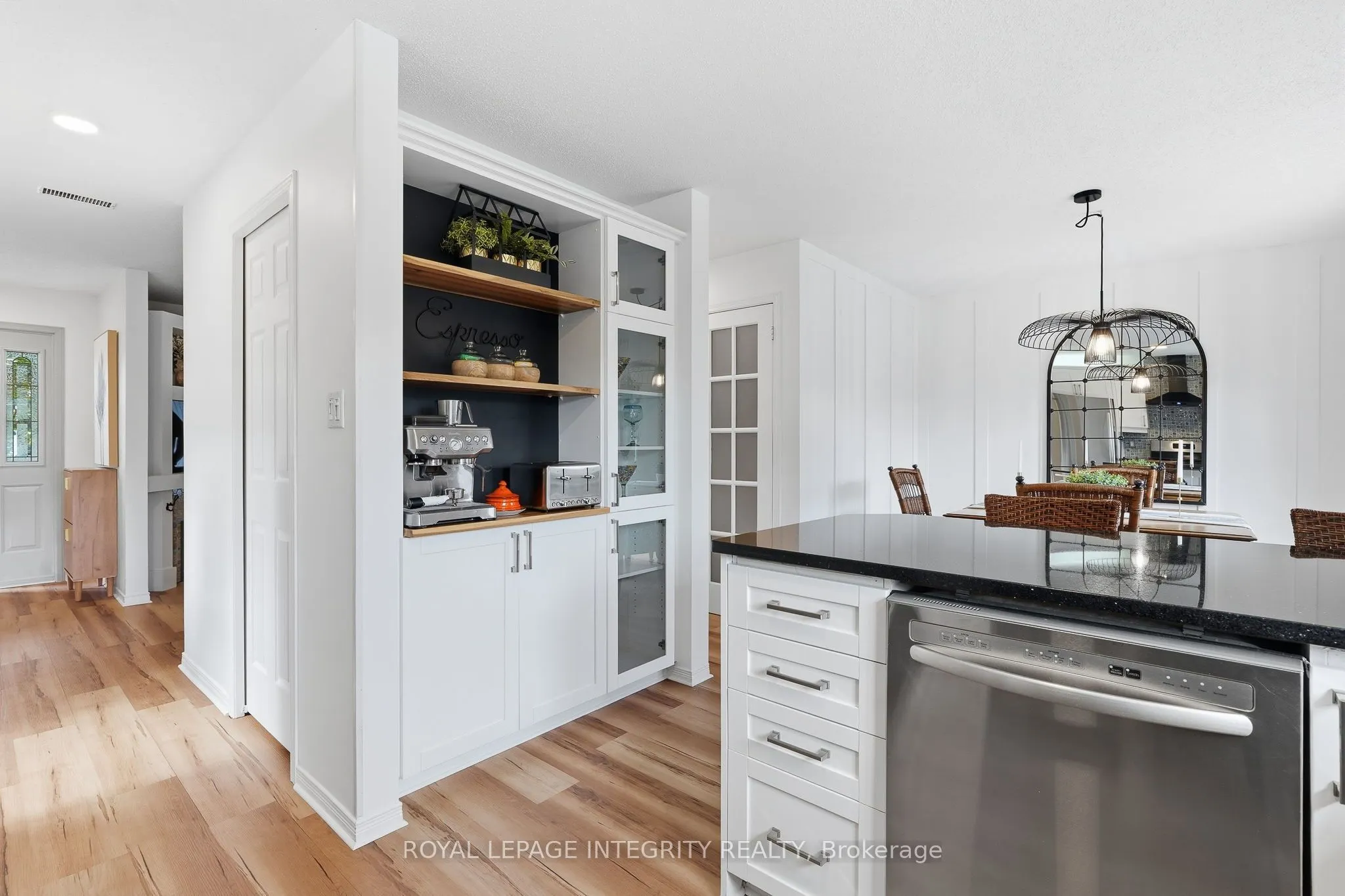 3365 Elie Crescent