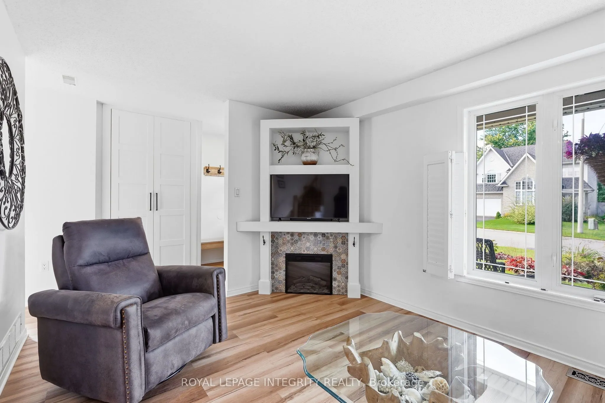 3365 Elie Crescent