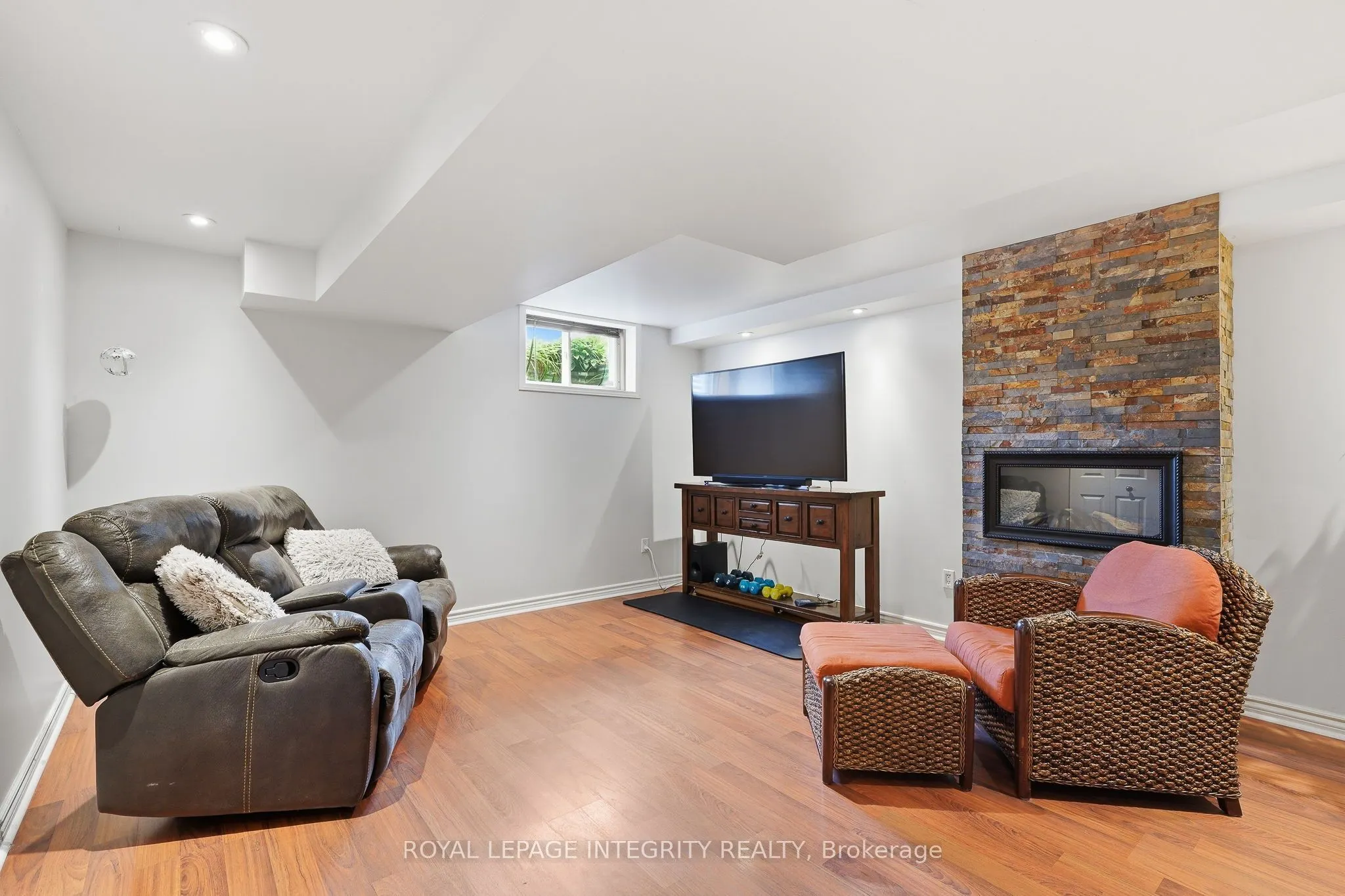 3365 Elie Crescent