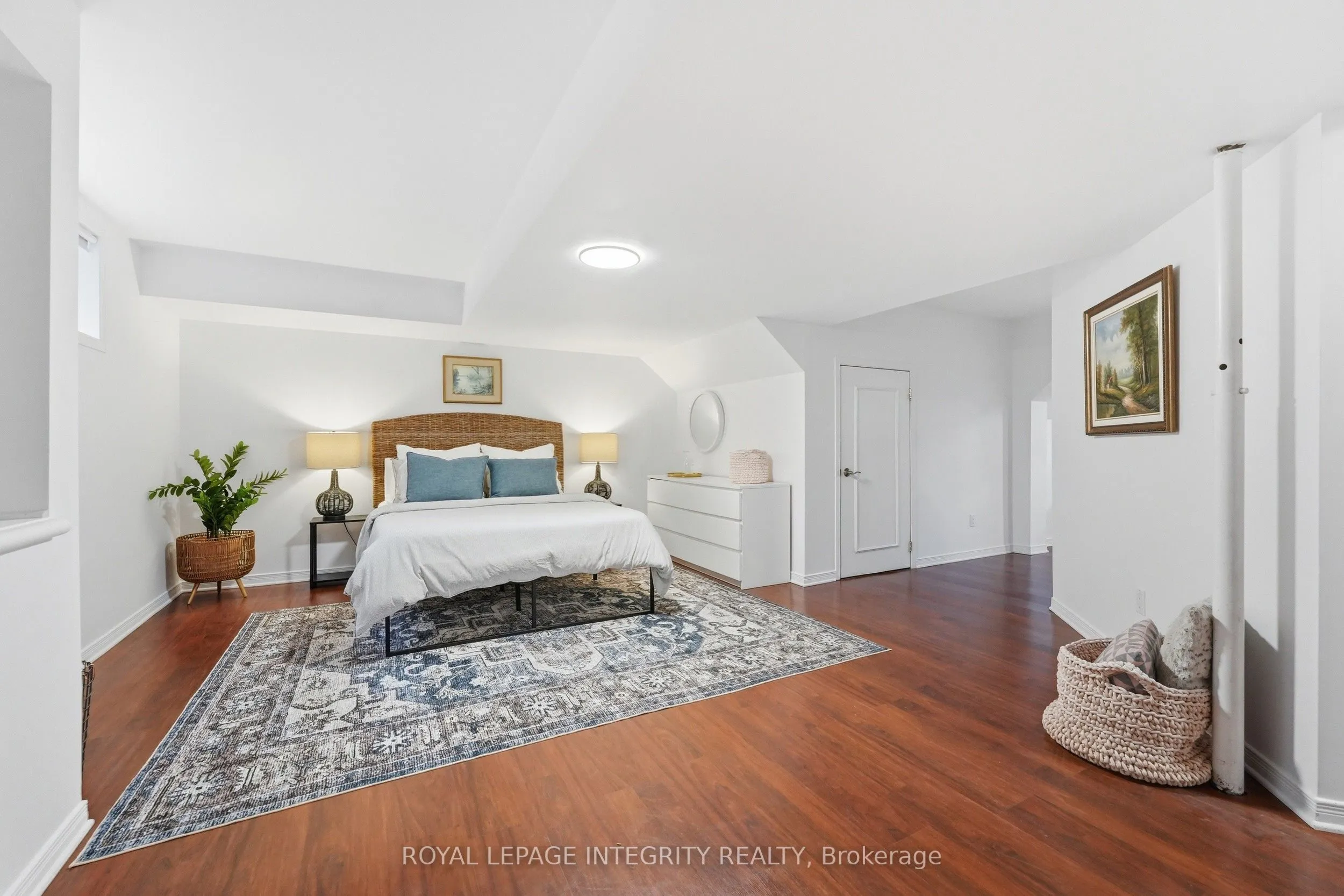 125 West Ridge Drive