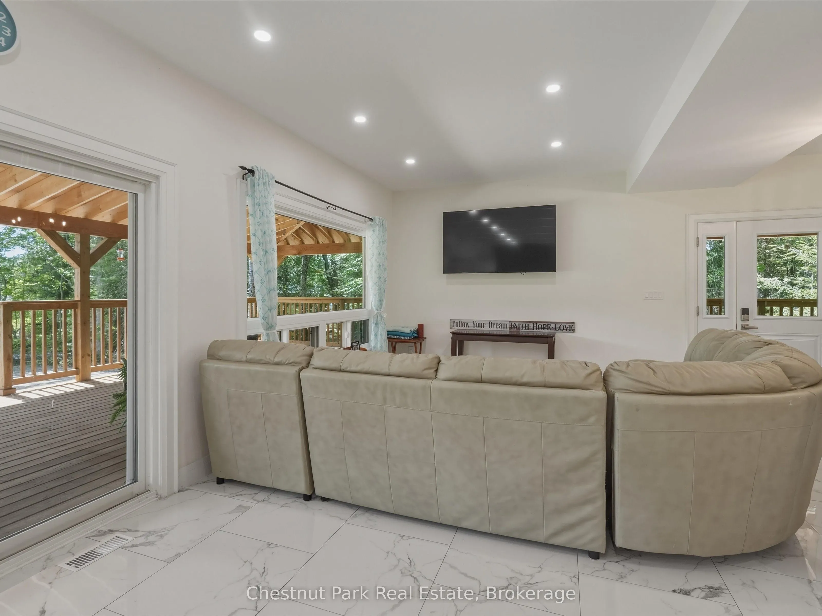 1013 Goodlife Lane