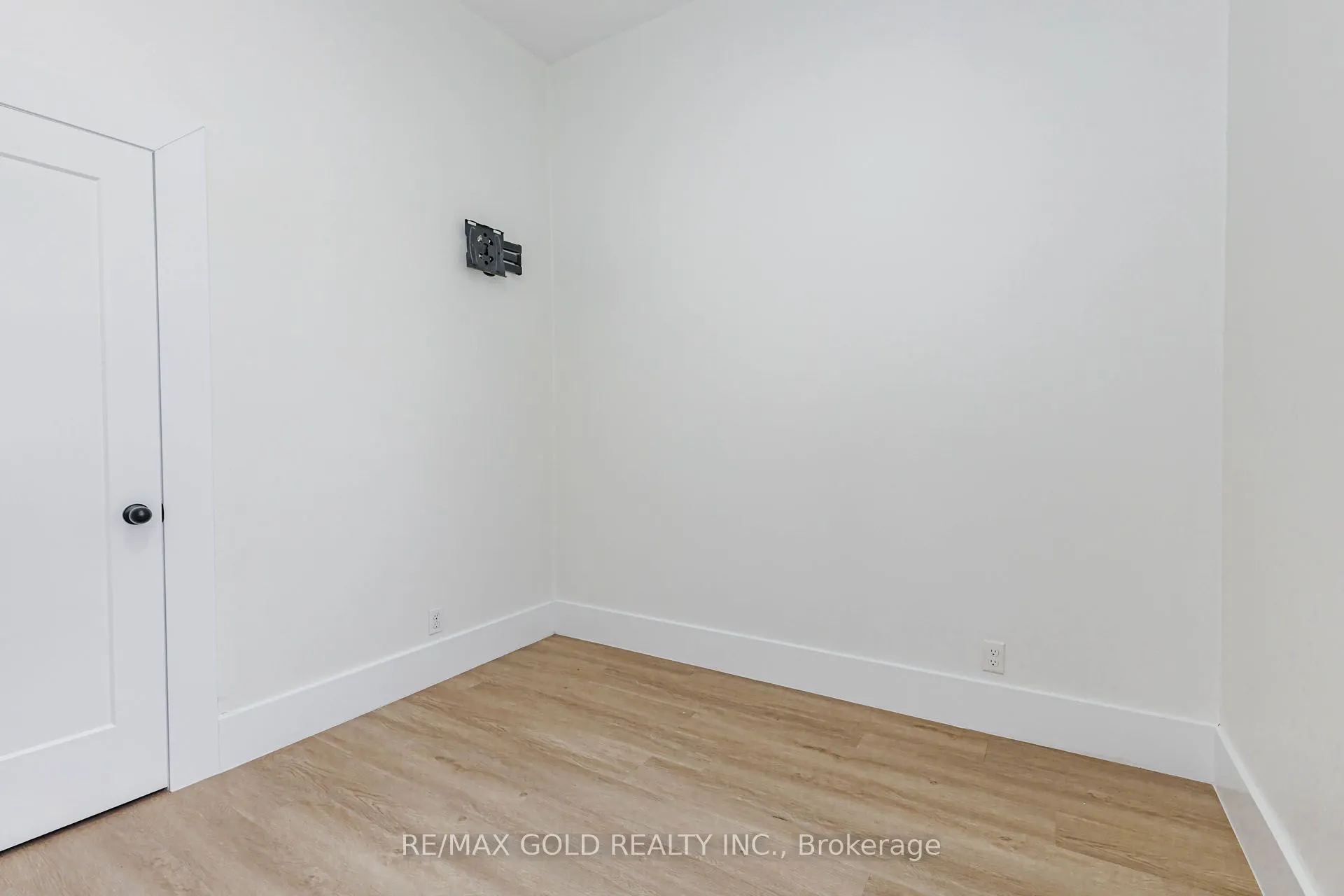 108 Norfolk Avenue