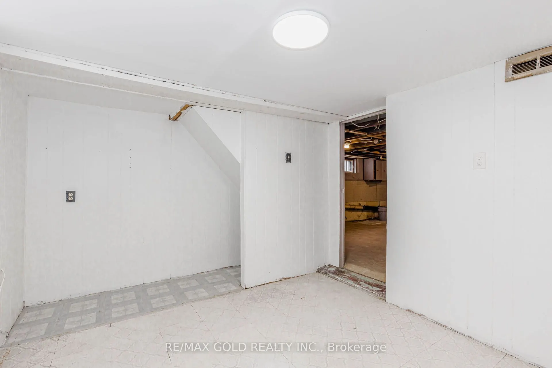 108 Norfolk Avenue