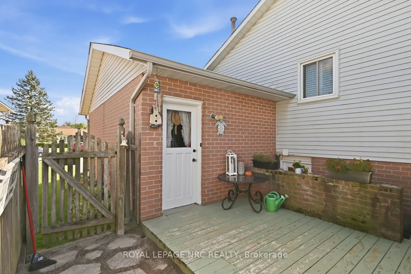 92 Larchwood Circle