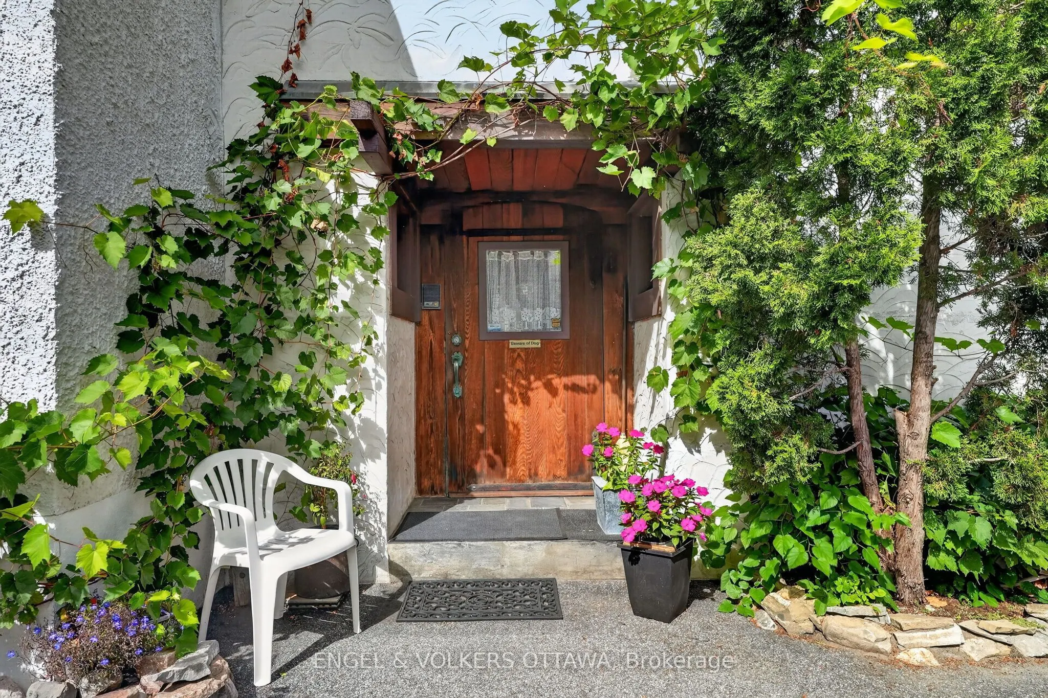 2101 Alta Vista Drive
