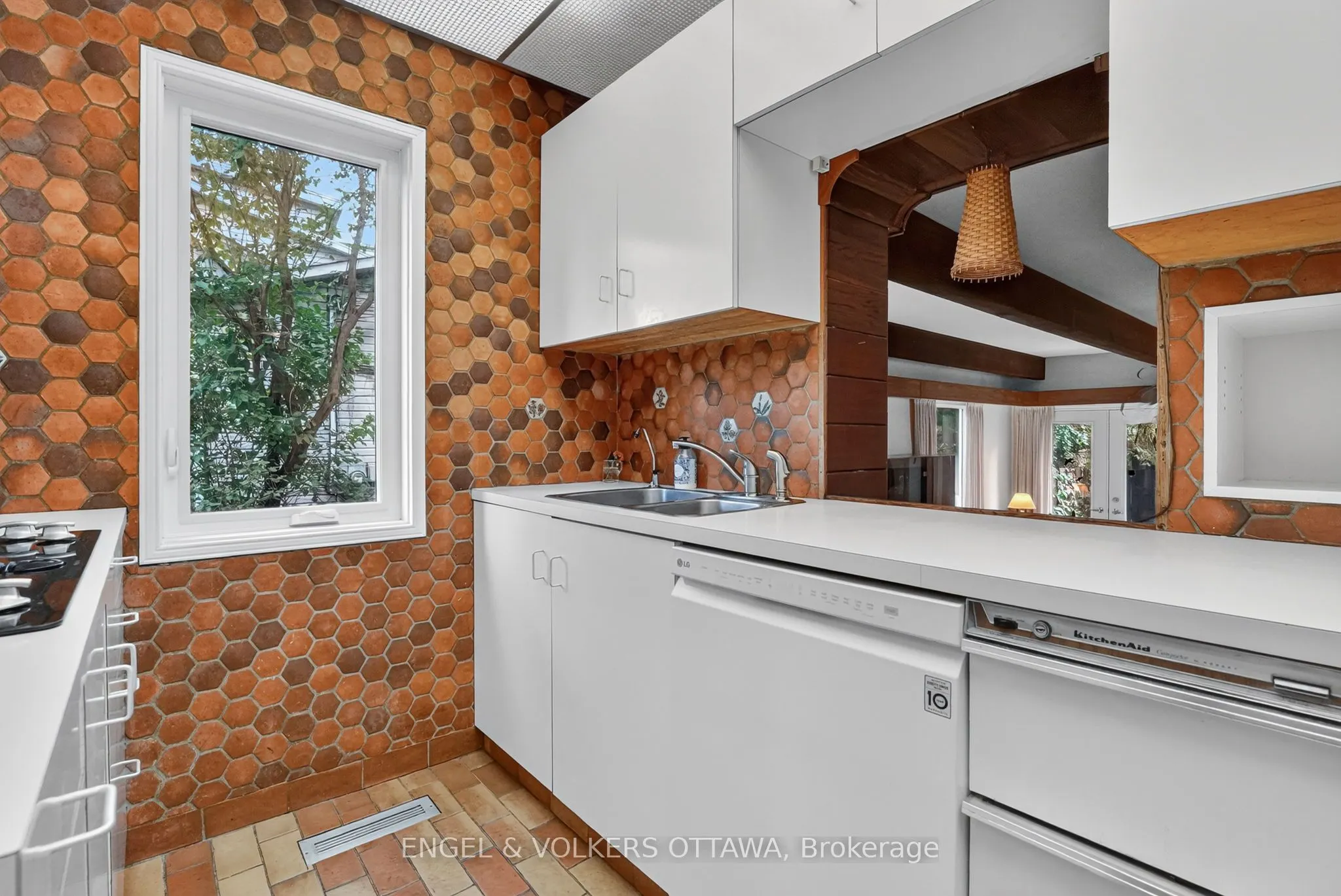 2101 Alta Vista Drive