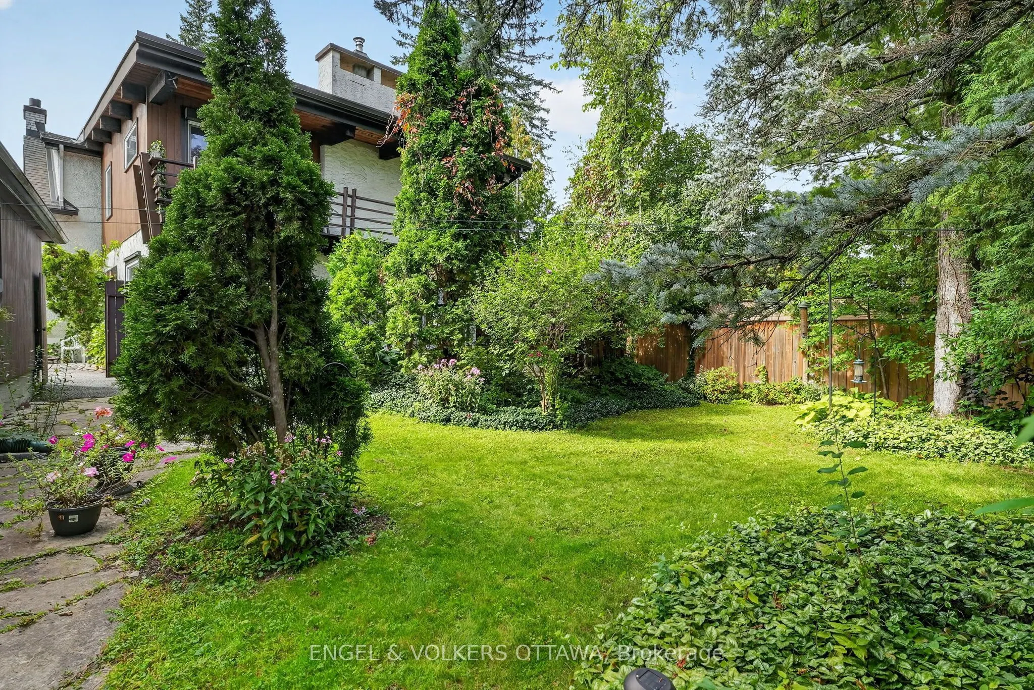 2101 Alta Vista Drive